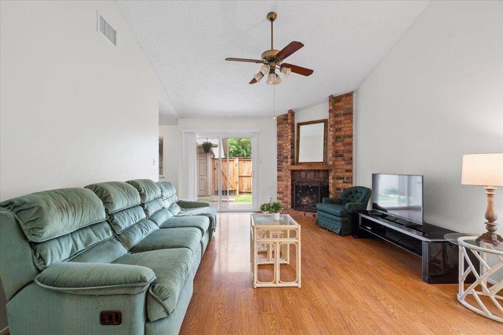 1617 W Braker LN #B, Austin, TX 78758