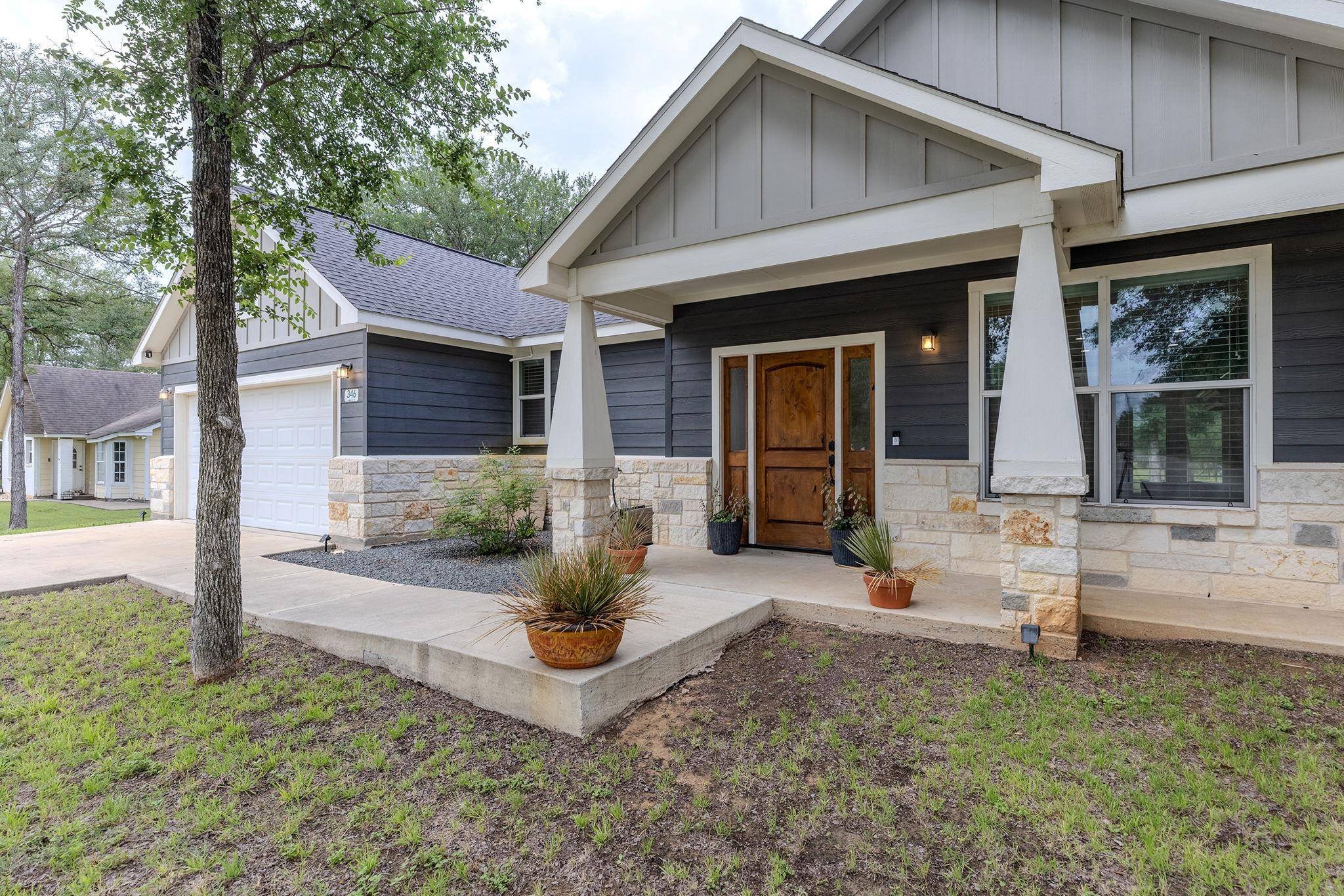 346 Lamaloa LN, Bastrop, TX 78602