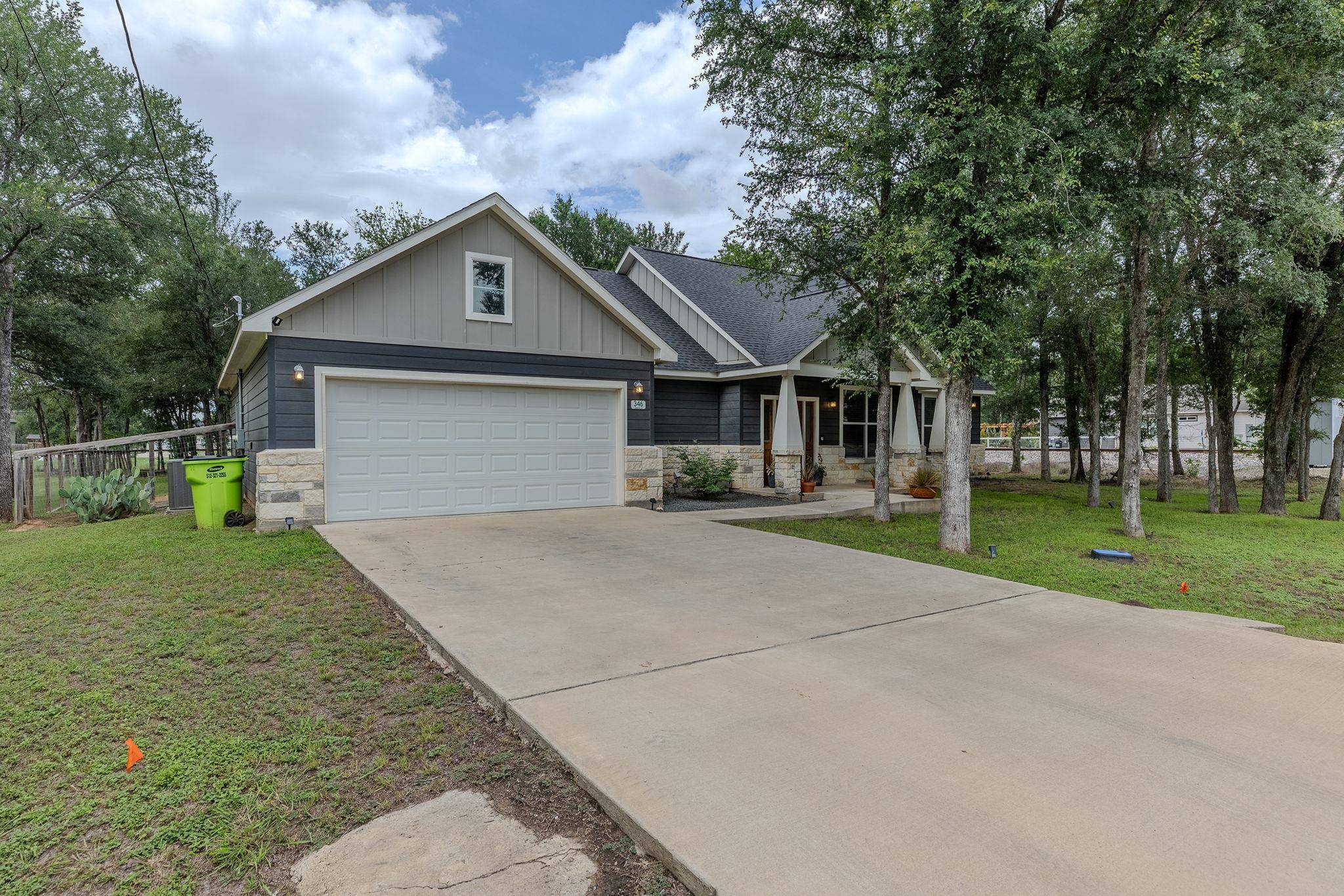 346 Lamaloa LN, Bastrop, TX 78602