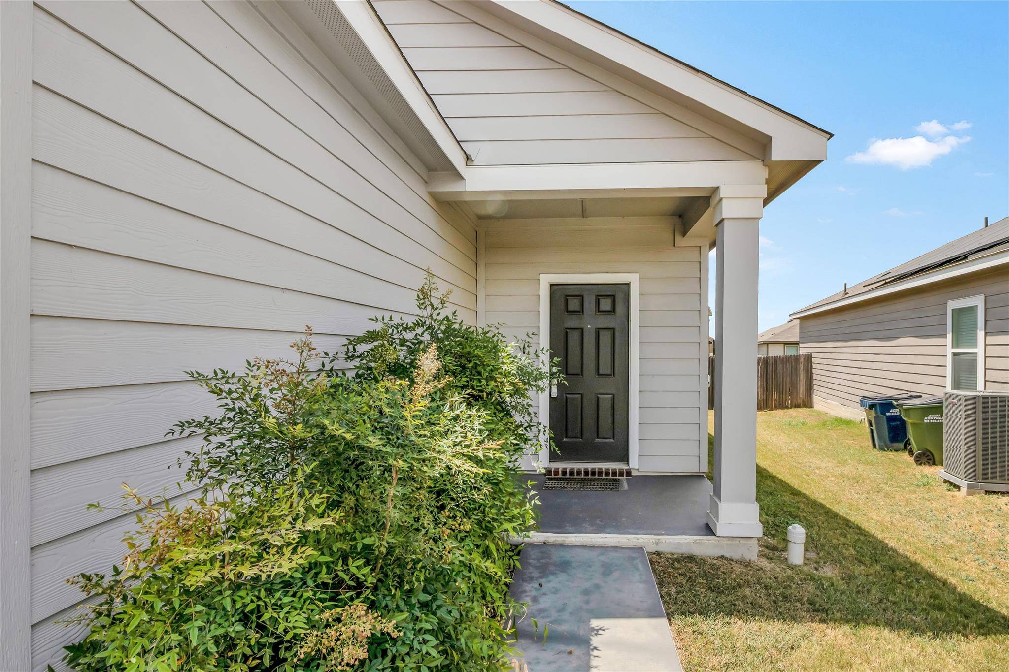 360 Bell Rings DR, Jarrell, TX 76537