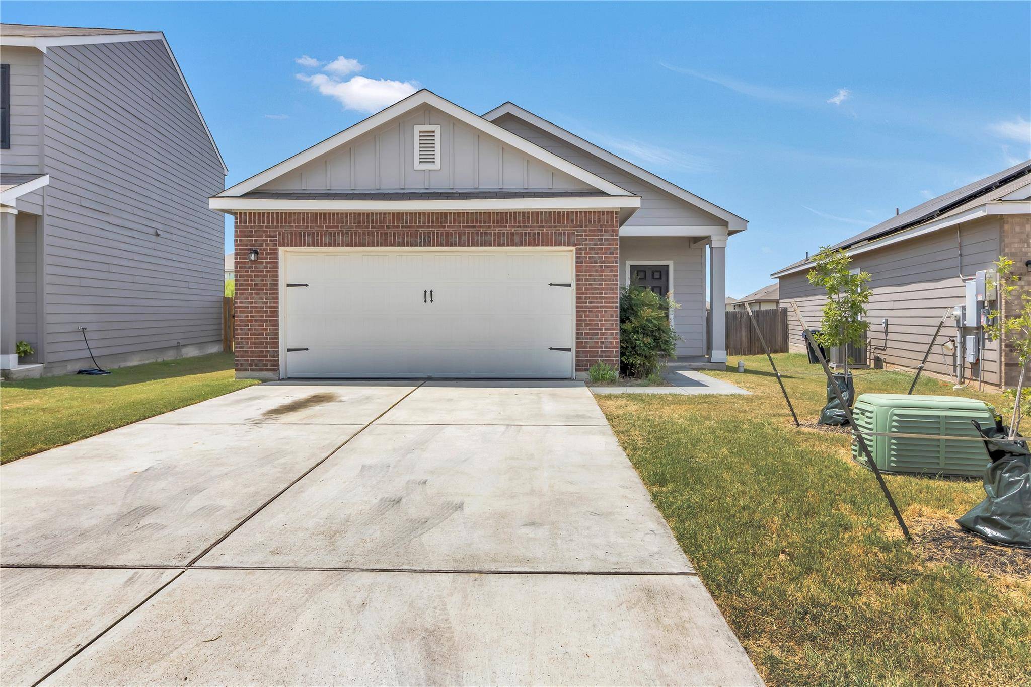 360 Bell Rings DR, Jarrell, TX 76537