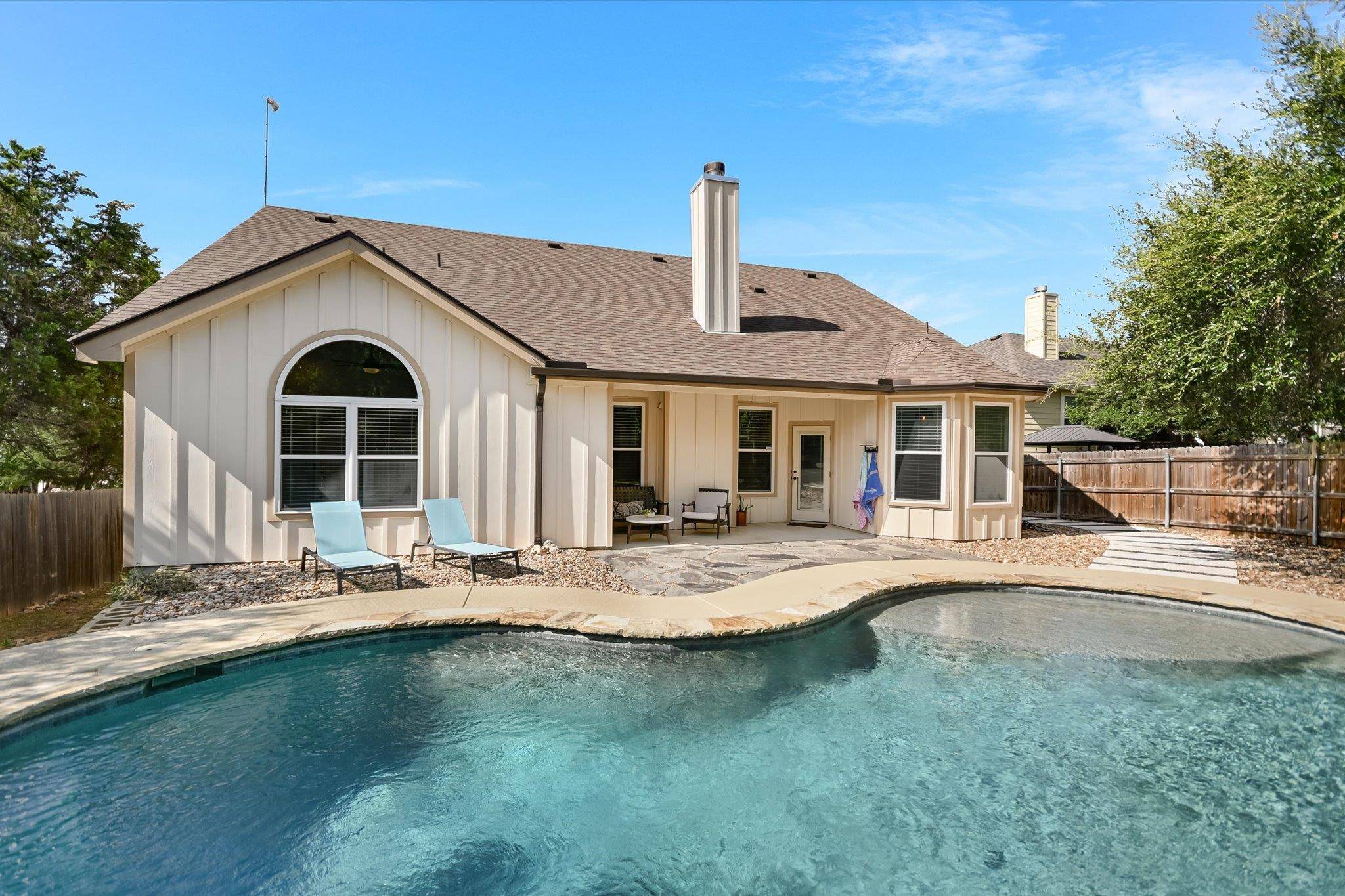 7 Redwood CIR, Wimberley, TX 78676