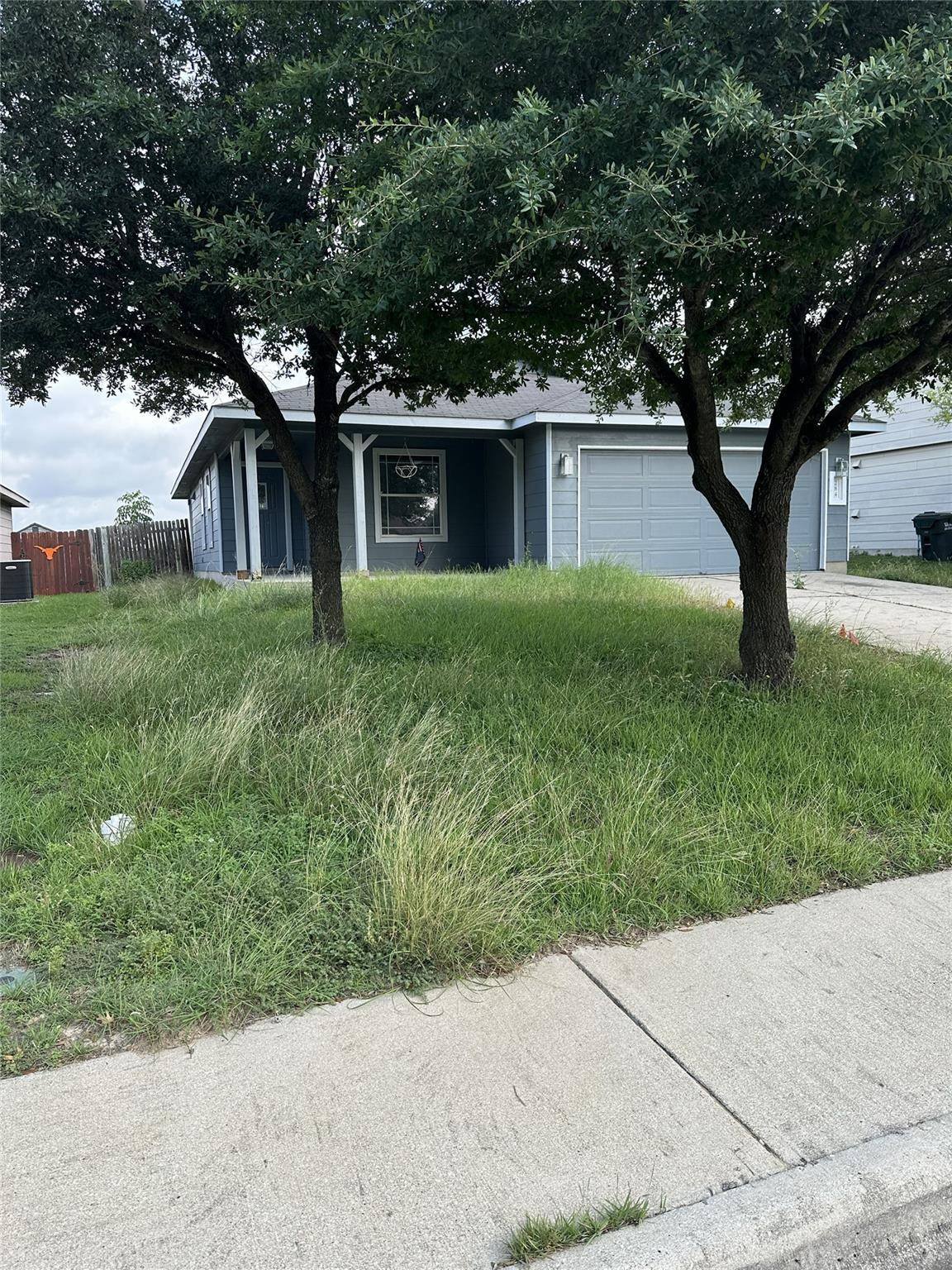 284 Onyx Lake DR, Kyle, TX 78640