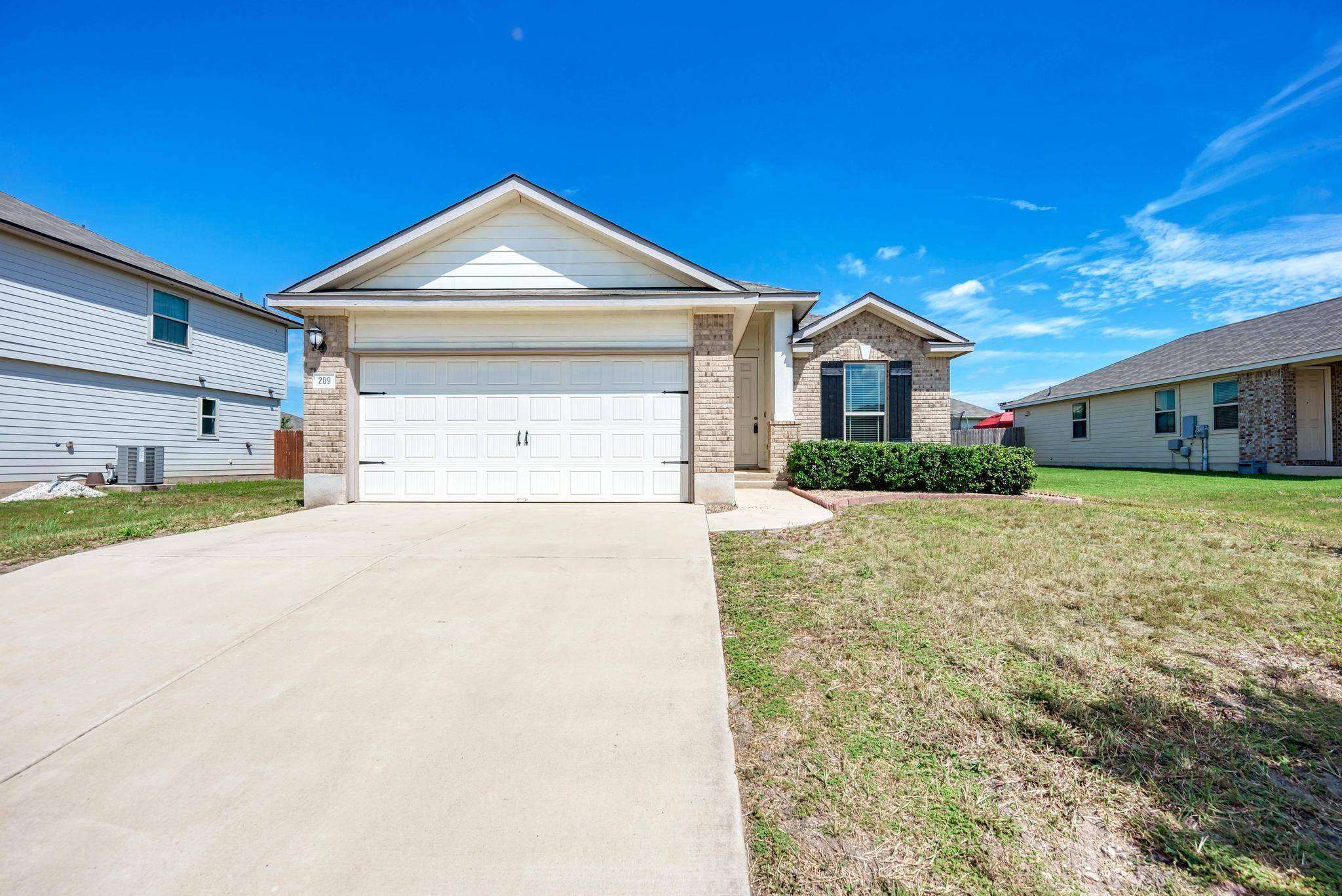 209 Forest Moon LN, Kyle, TX 78640