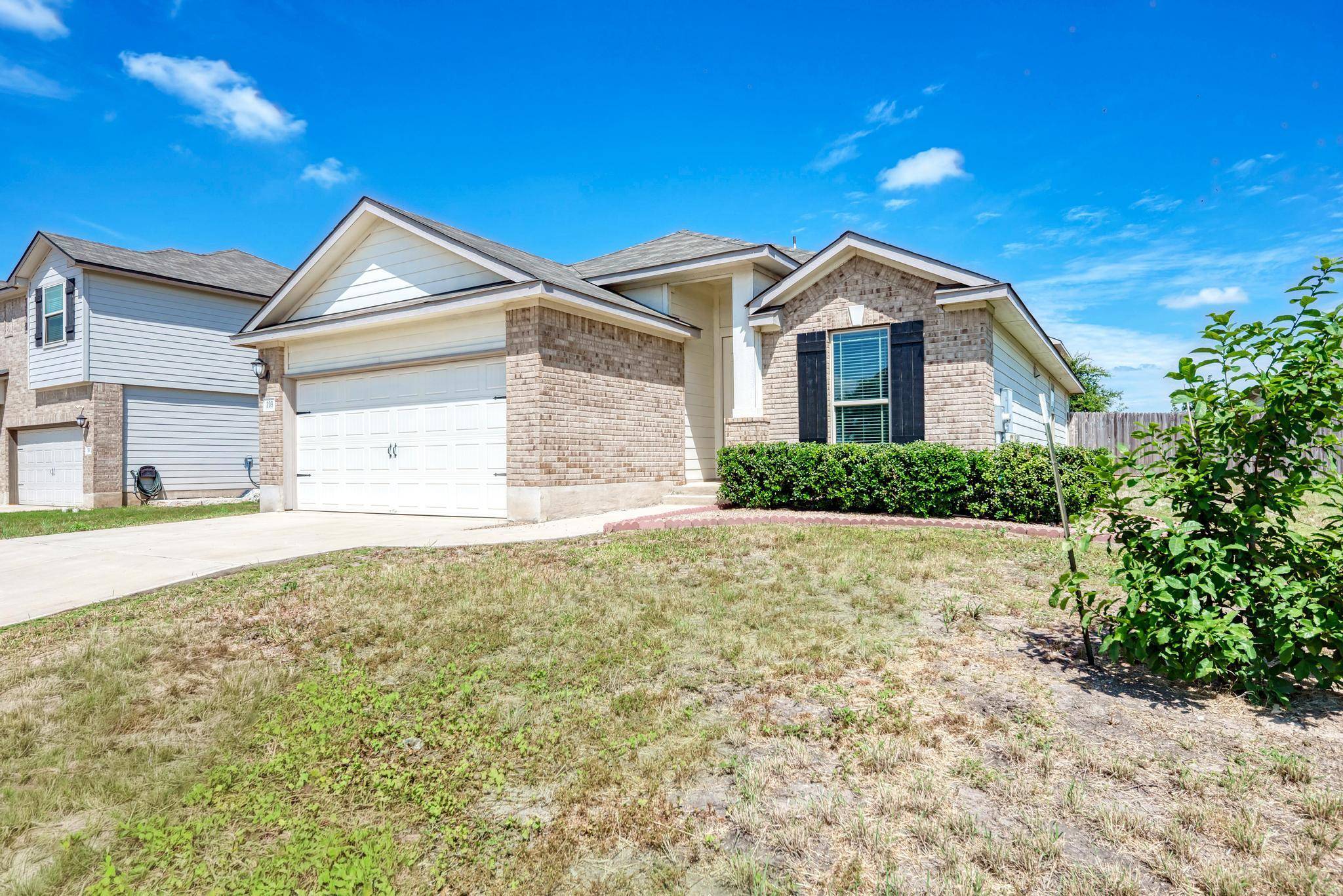 209 Forest Moon LN, Kyle, TX 78640
