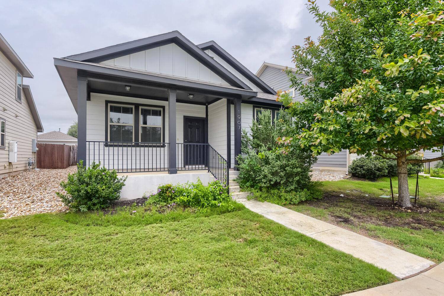 1907 Pecan Island DR, Leander, TX 78641