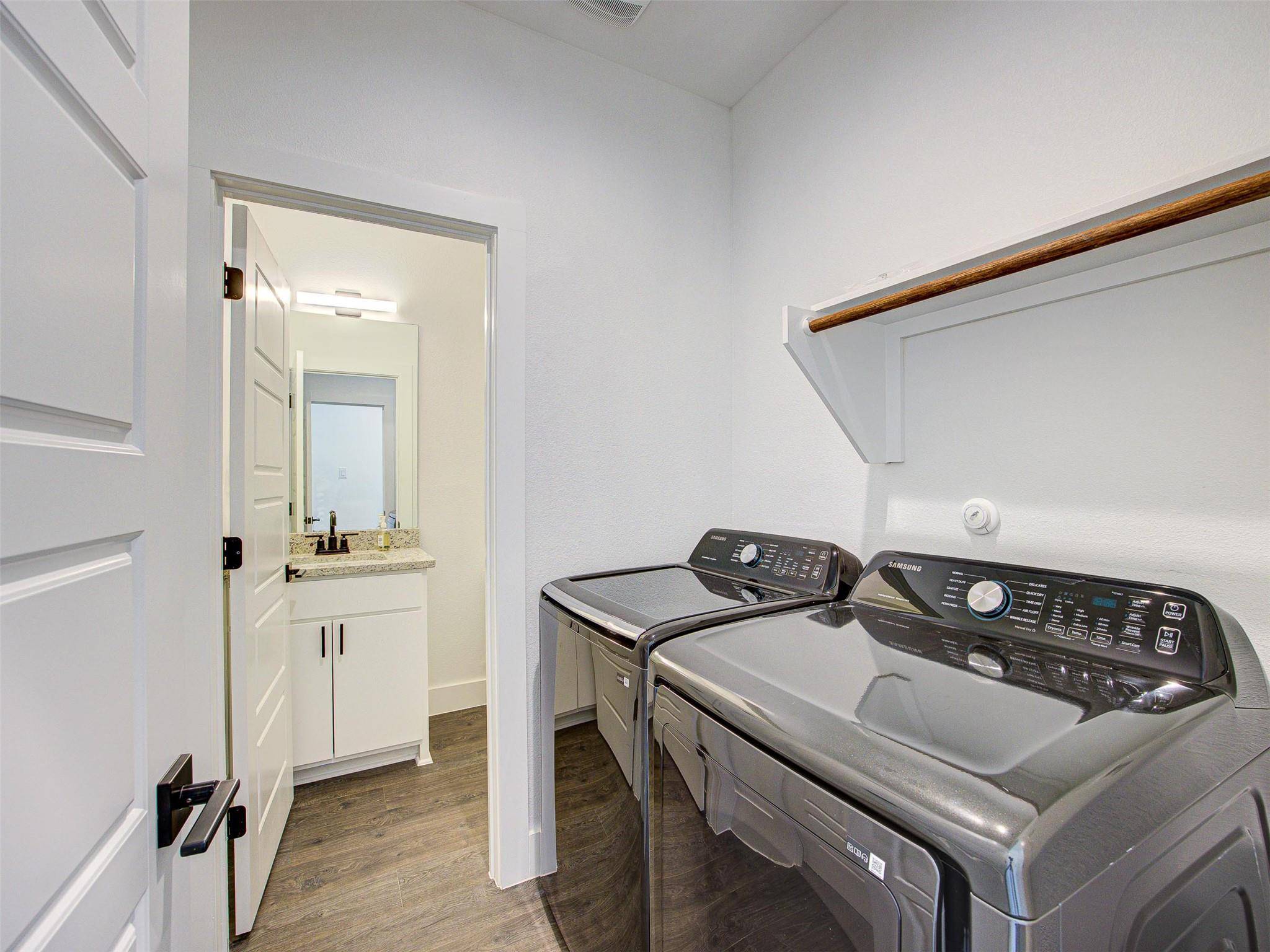 20507 Bonanza ST #B, Lago Vista, TX 78645