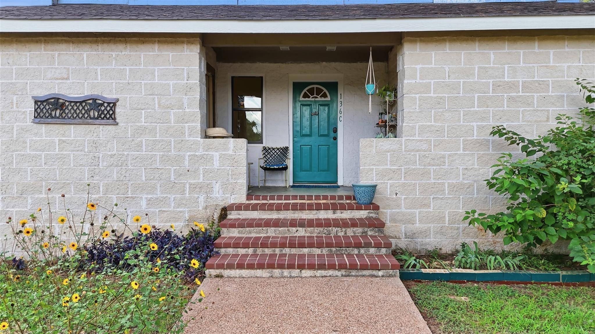 136 Pine Hill LOOP #C, Bastrop, TX 78602