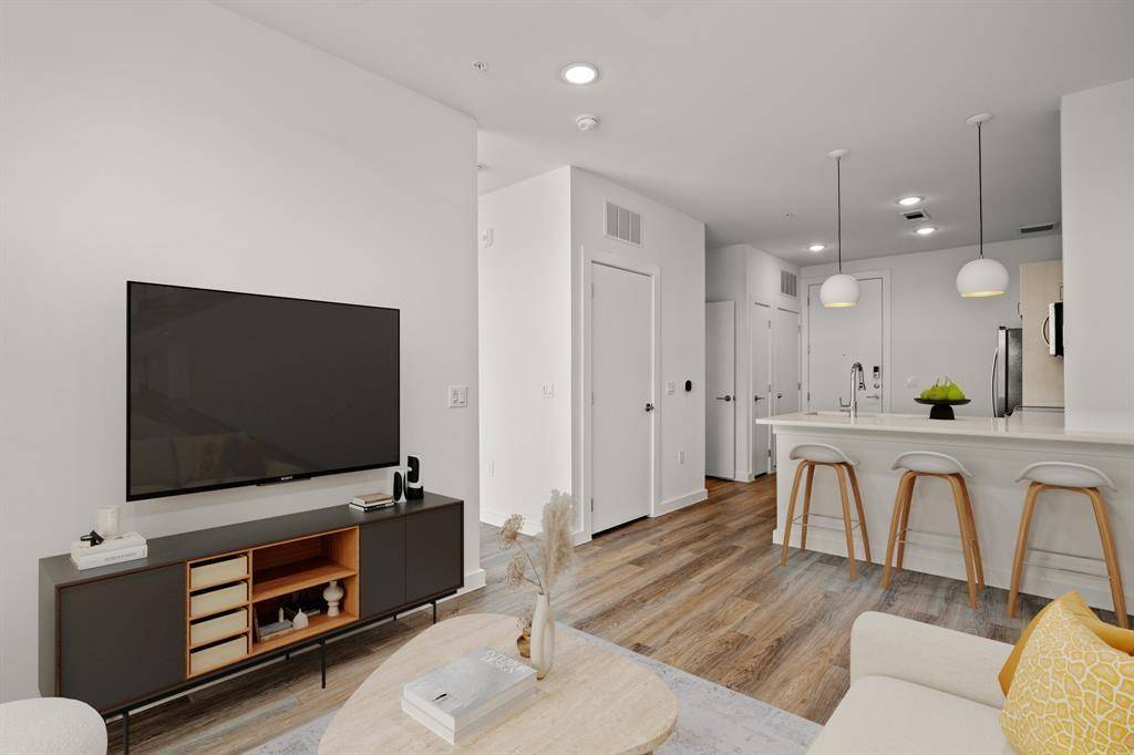 6324 N Lamar BLVD #404, Austin, TX 78752