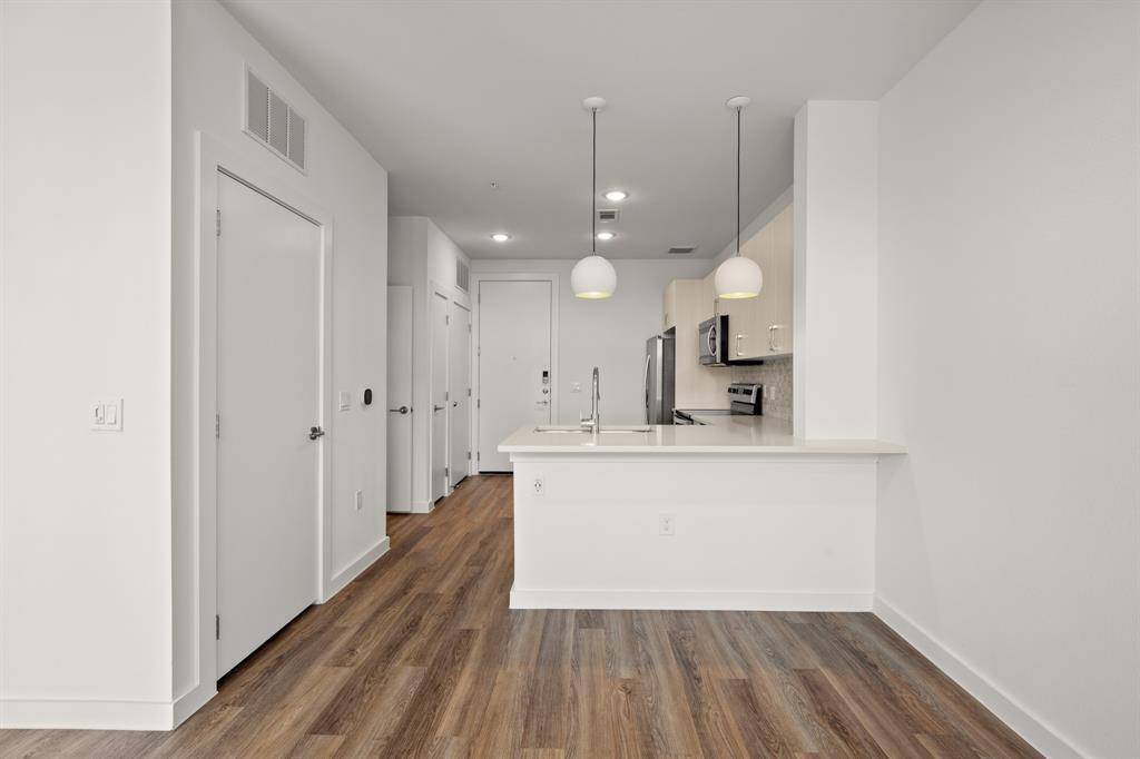 6324 N Lamar BLVD #404, Austin, TX 78752