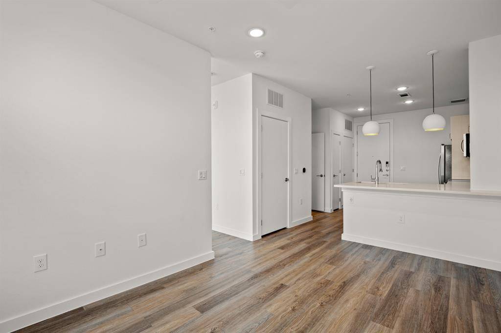 6324 N Lamar BLVD #404, Austin, TX 78752