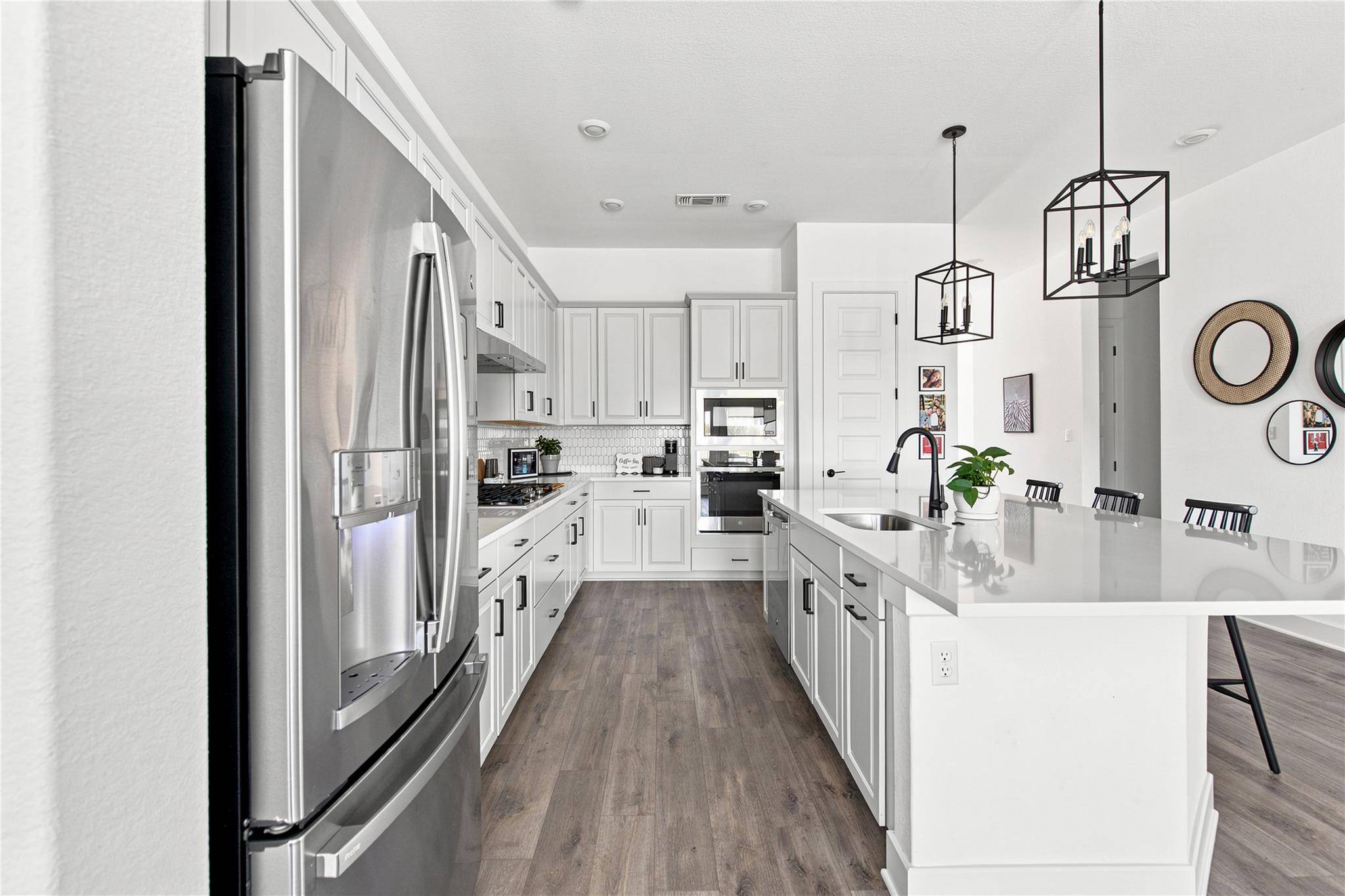 576 Sage Thrasher CIR, Dripping Springs, TX 78620