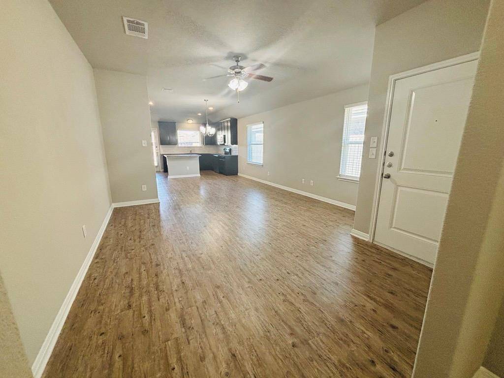 1303 Bear Peak LN, Pflugerville, TX 78660