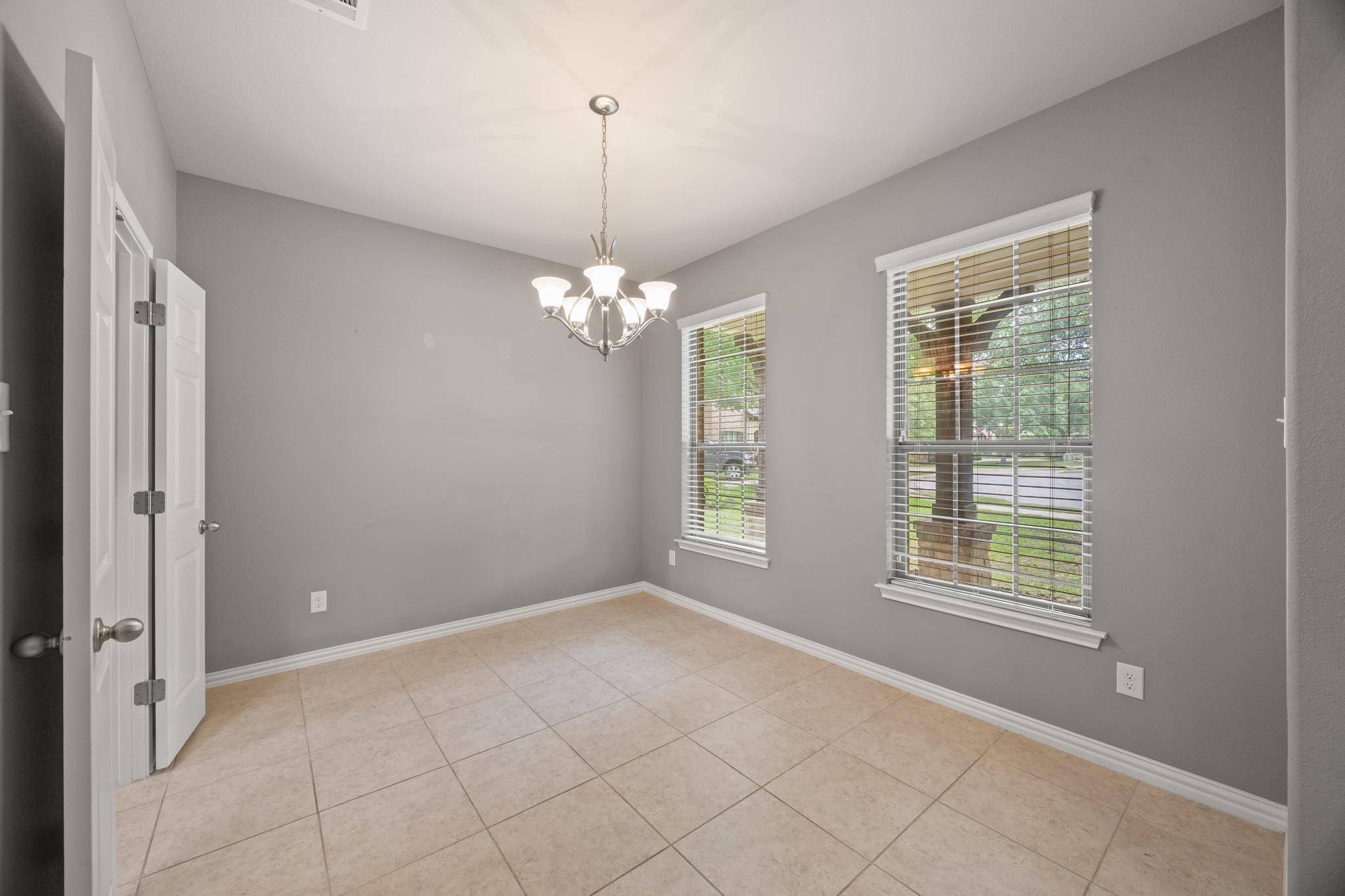 2572 Santa Barbara LOOP, Round Rock, TX 78665