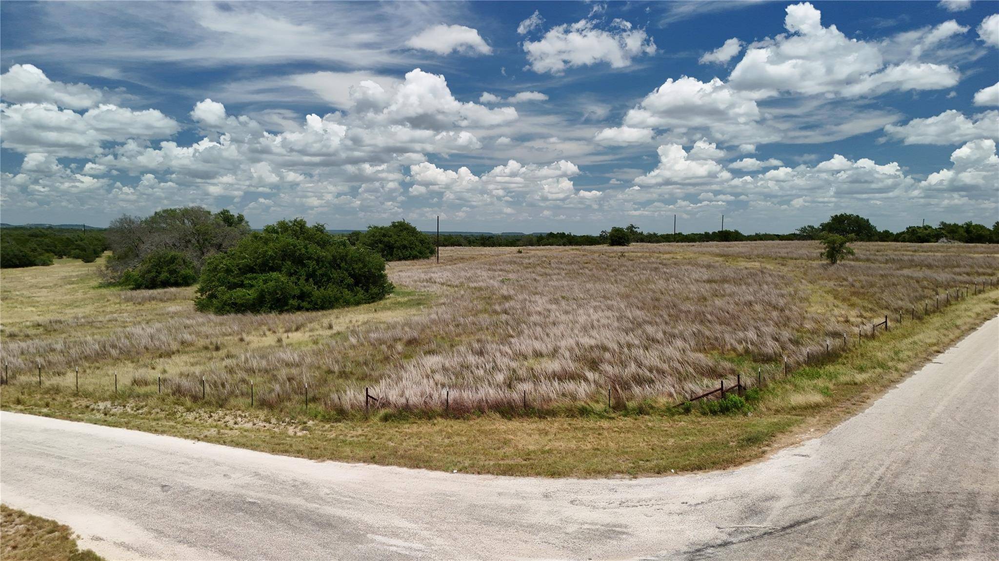 266 Miller Creek BLF, Briggs, TX 78608