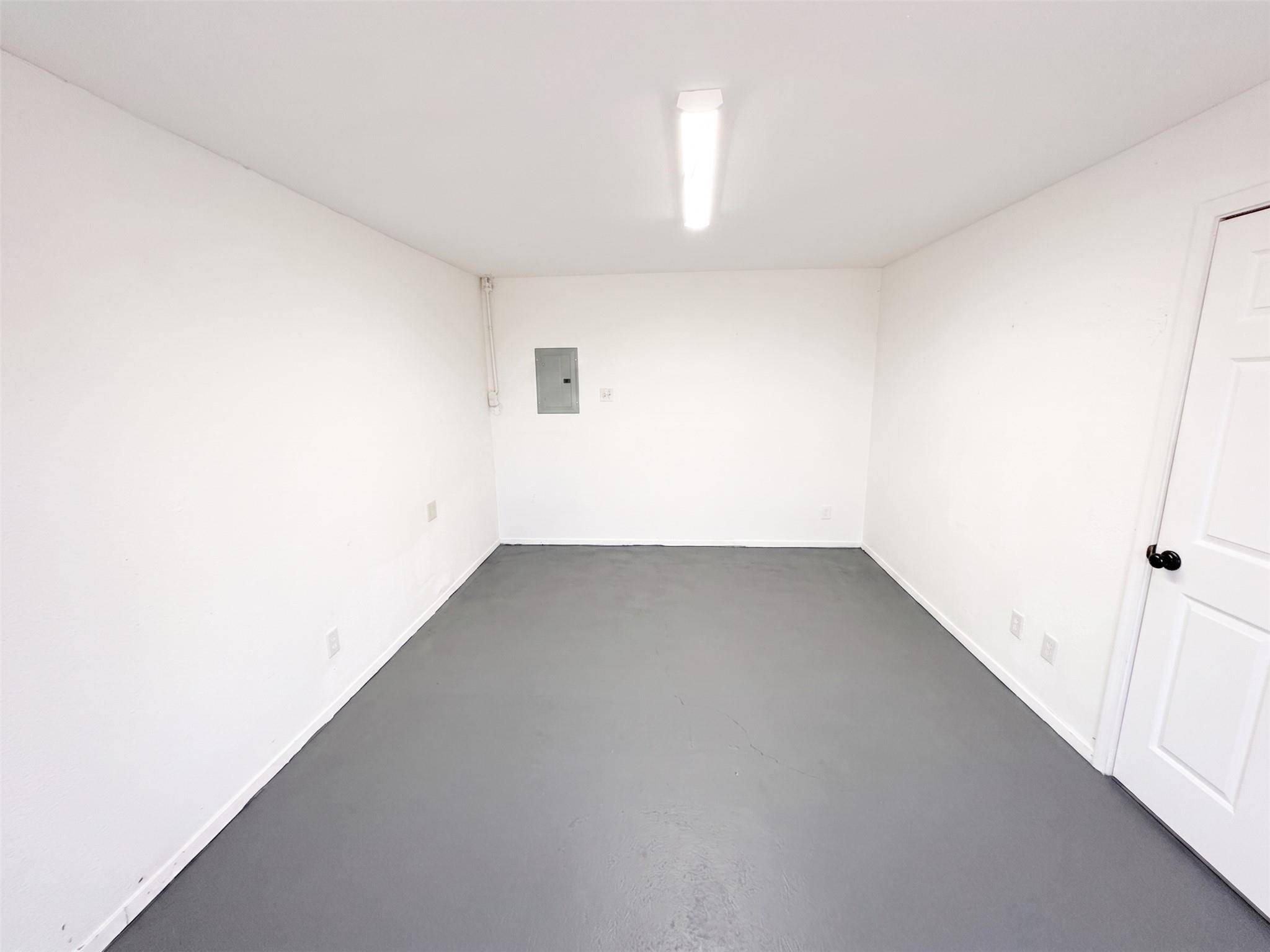 1419 Fleming DR #Warehouse 10, Seguin, TX 78155