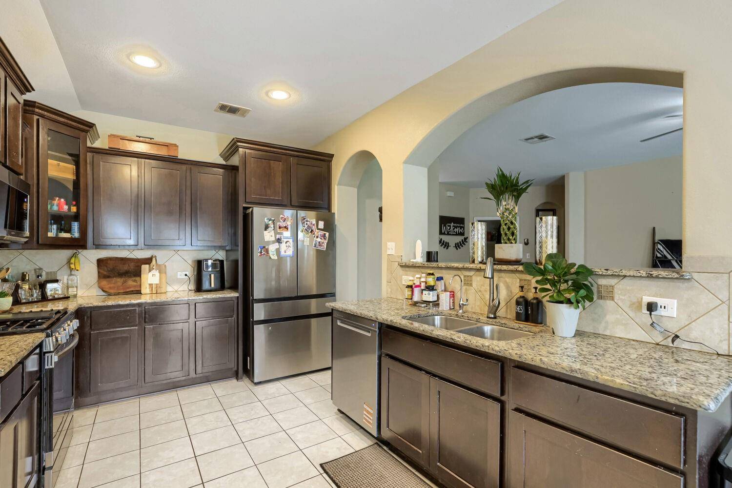 103 Buescher CV, Hutto, TX 78634
