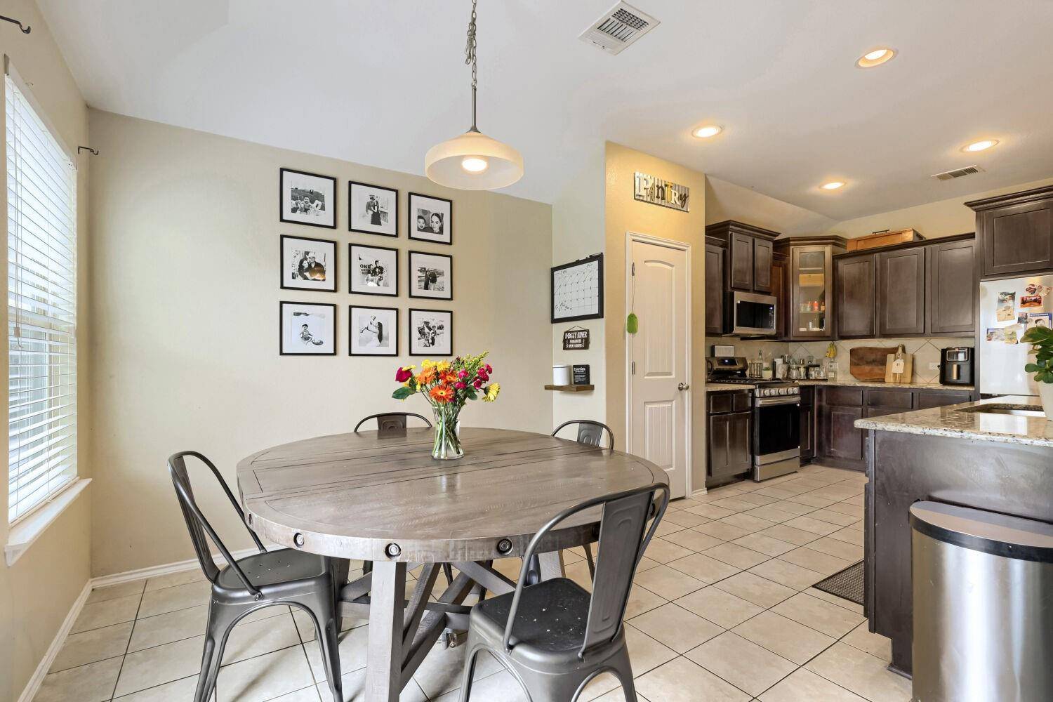 103 Buescher CV, Hutto, TX 78634