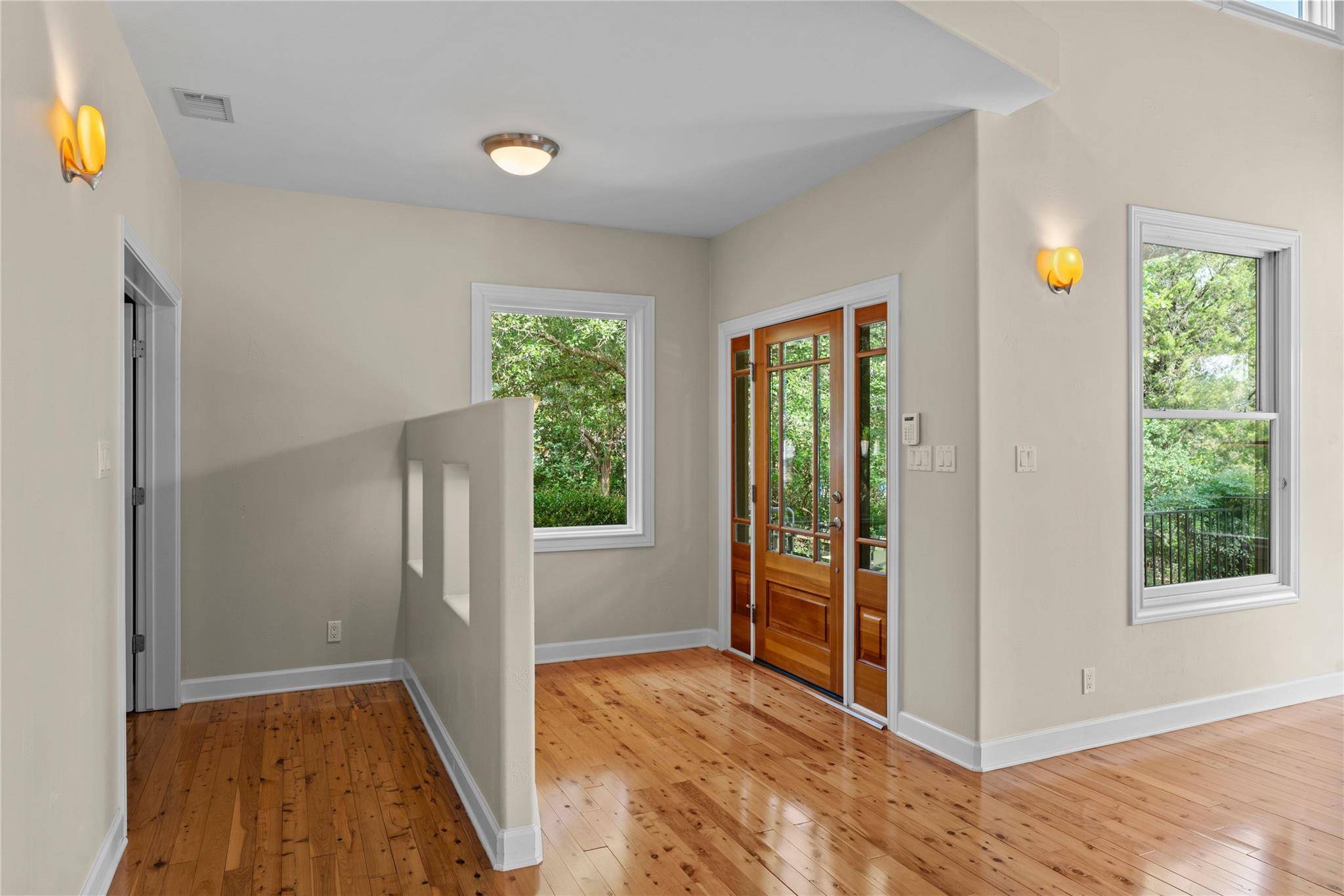 10200 Birdlip CIR, Austin, TX 78733