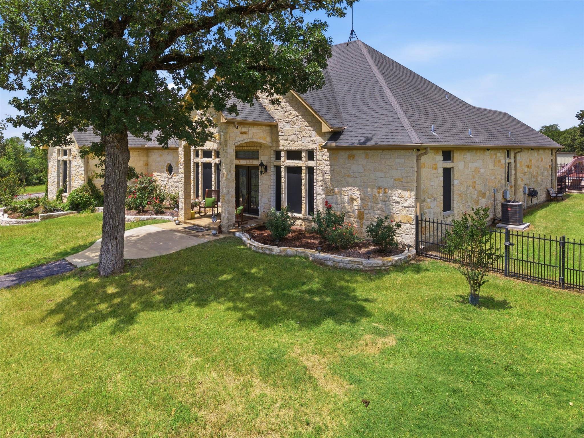 2936 FM 1704, Elgin, TX 78621