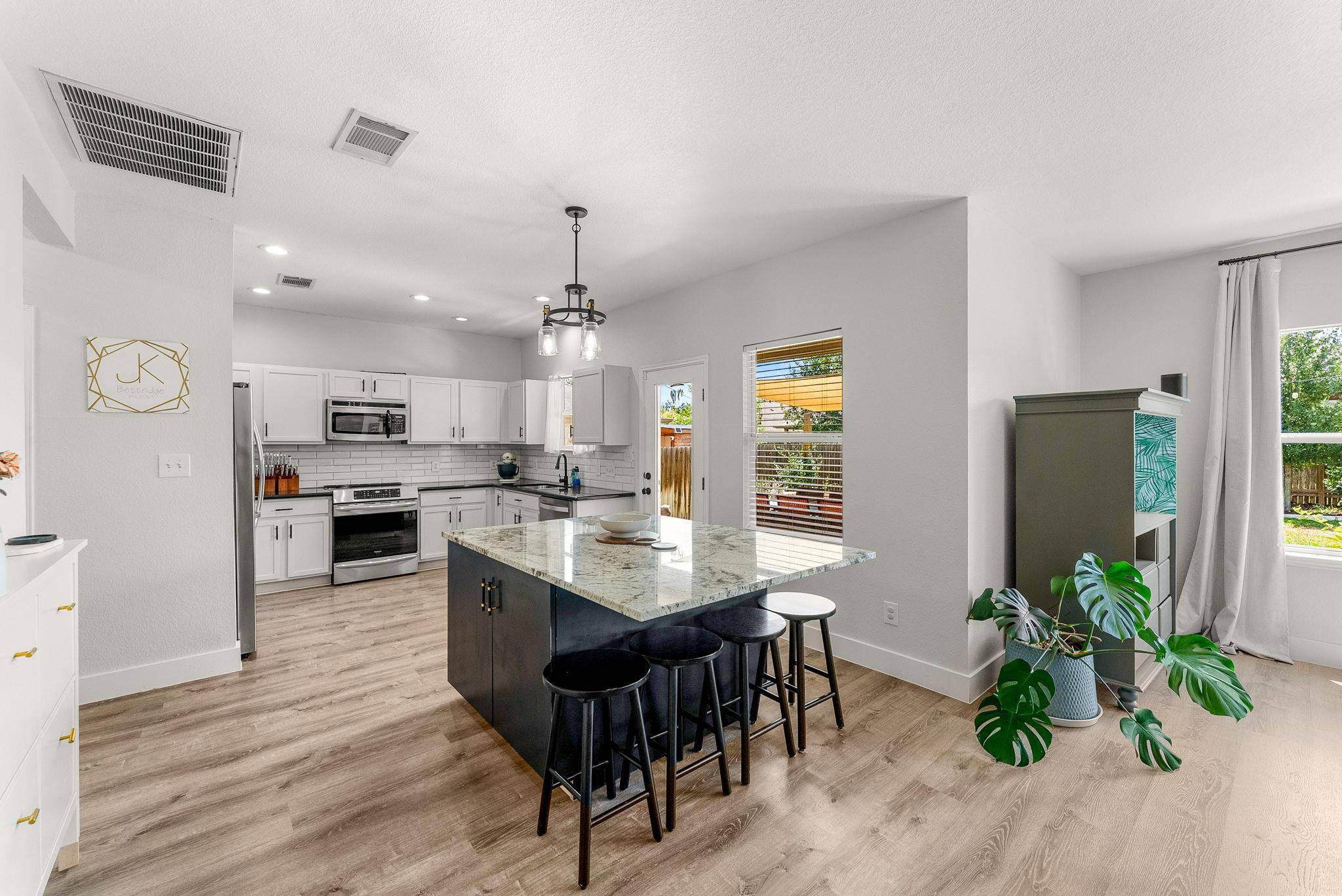 110 Stone Crest BLVD, Buda, TX 78610