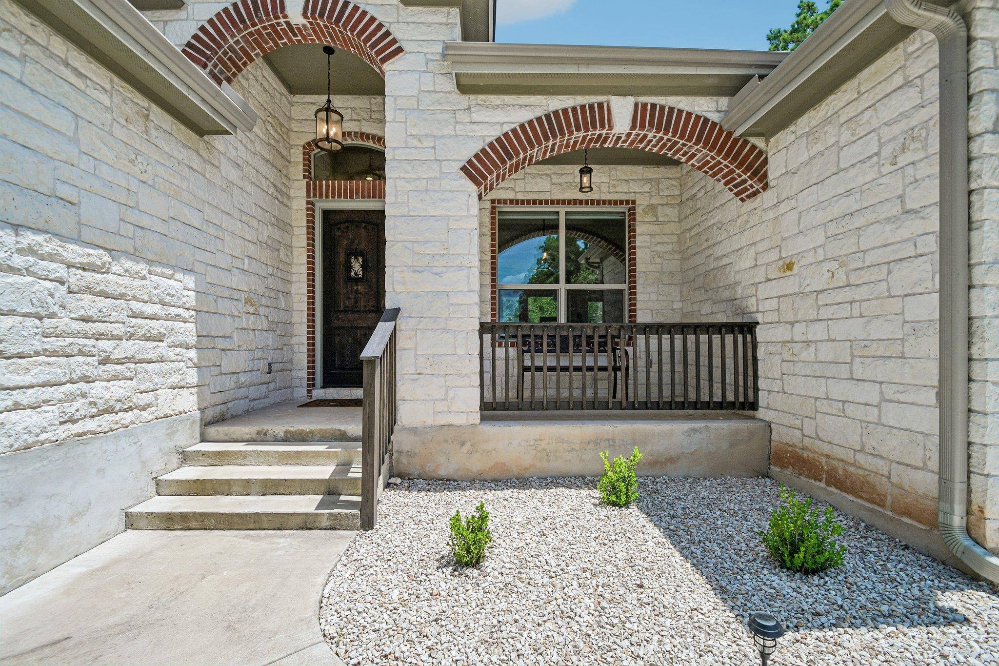 284 Moku Manu DR, Bastrop, TX 78602