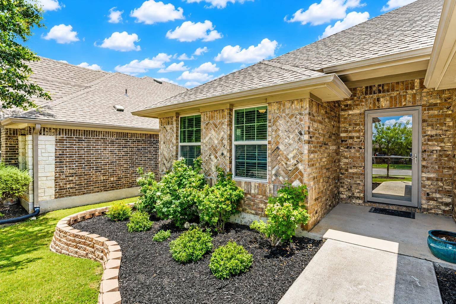 328 Lightcliff ST, Hutto, TX 78634
