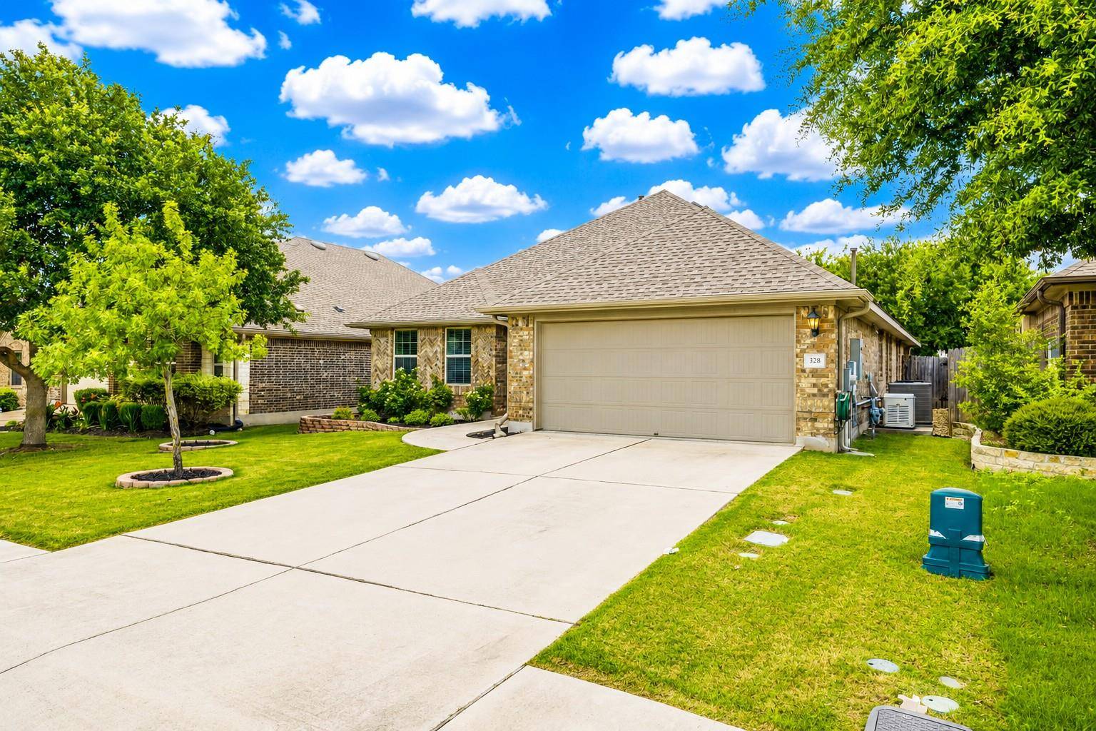 328 Lightcliff ST, Hutto, TX 78634