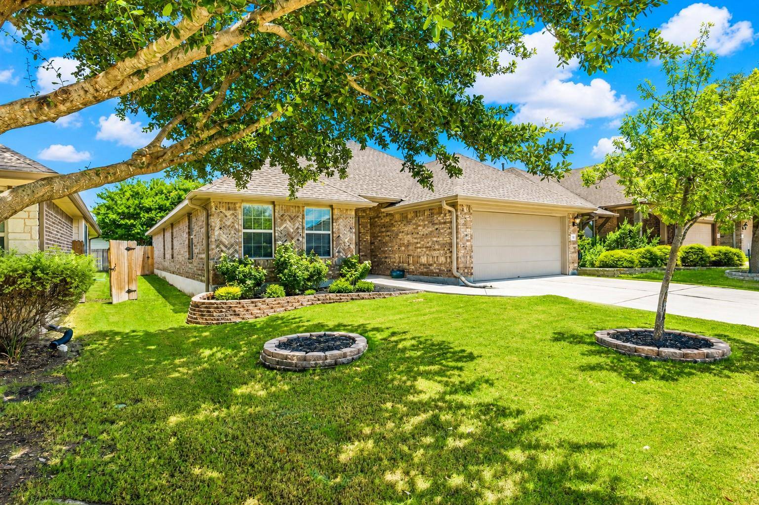 328 Lightcliff ST, Hutto, TX 78634