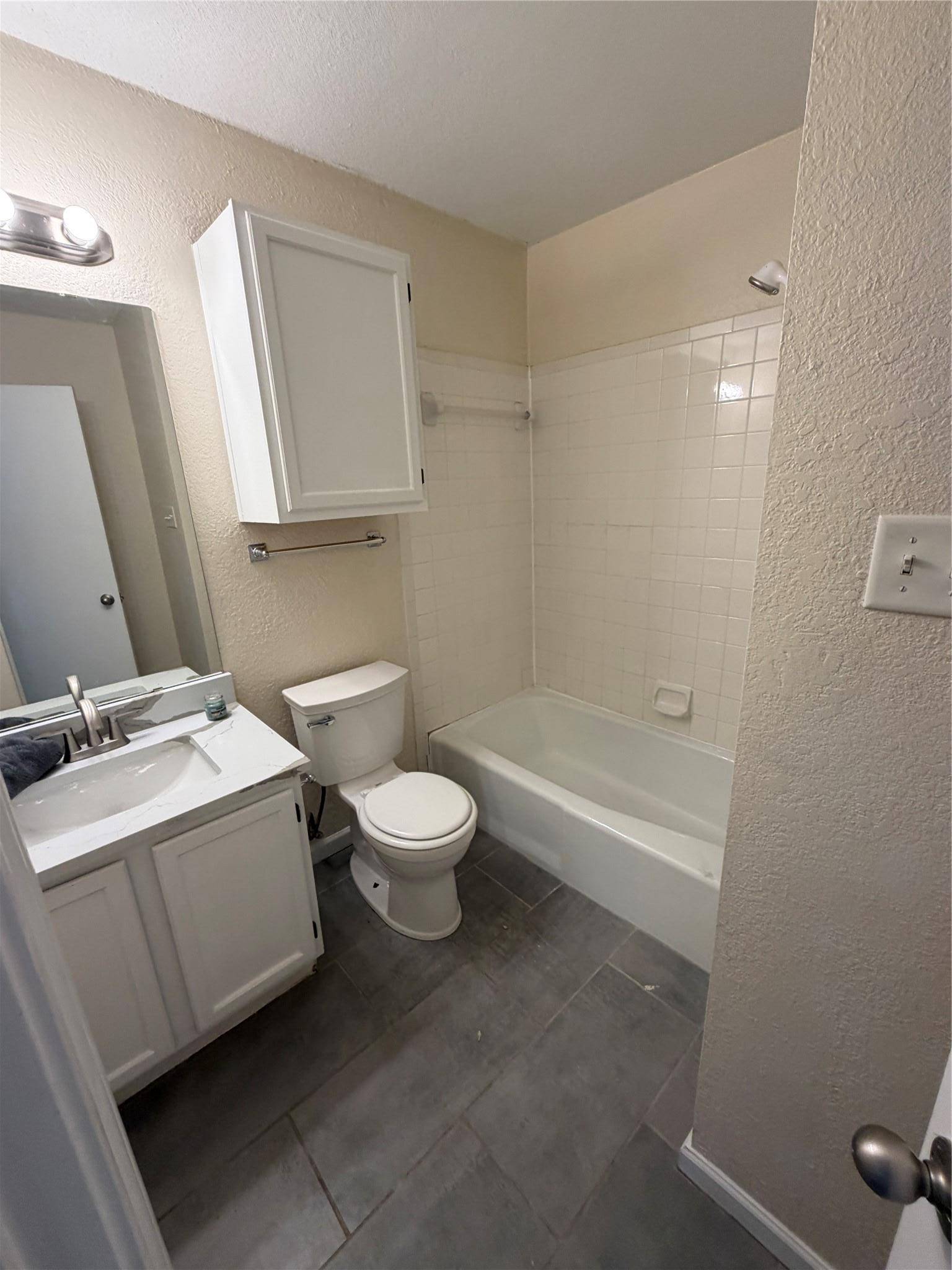 507 Cutty TRL #B, Lakeway, TX 78734