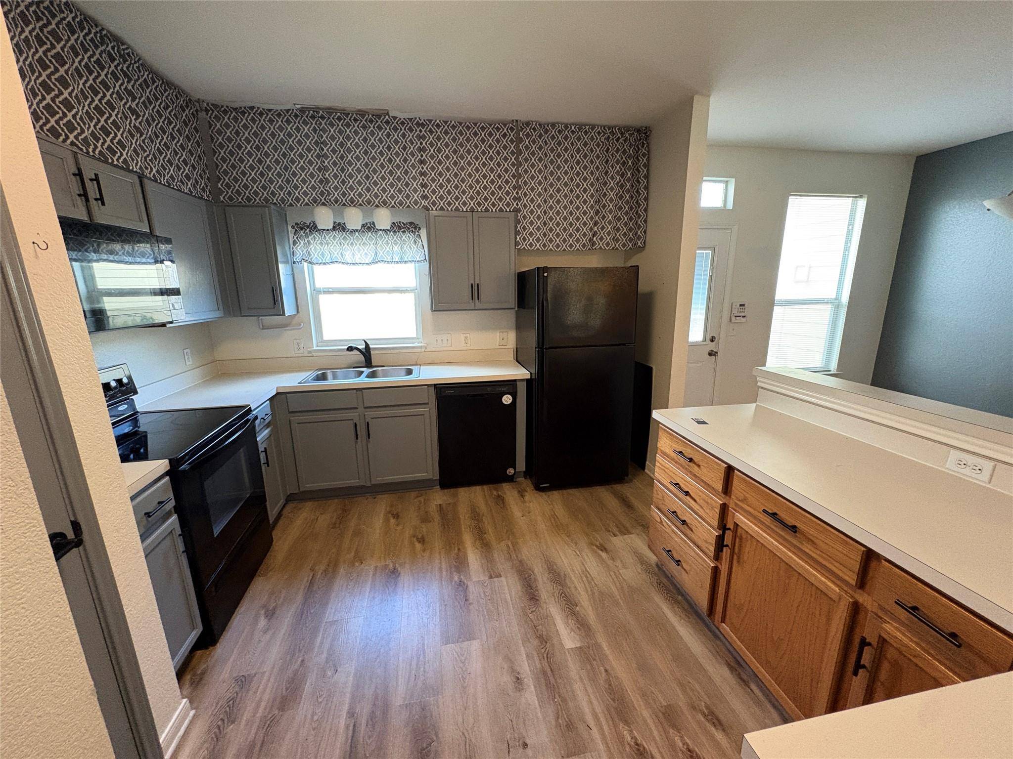 215 Michaelis #B, Kyle, TX 78640
