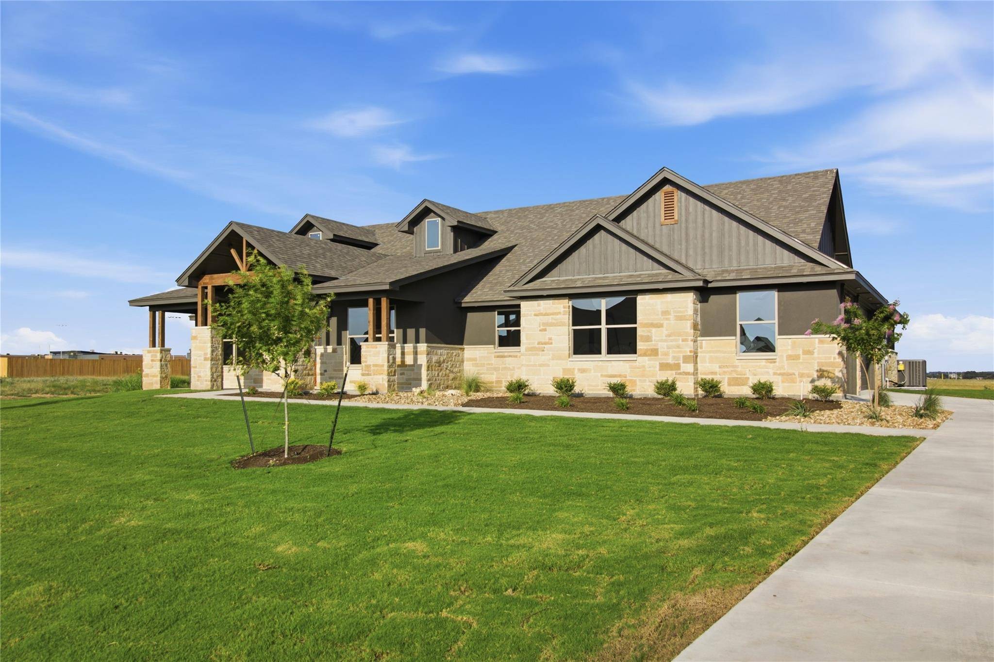 11109 Golden Eagle Ave, Salado, TX 76571