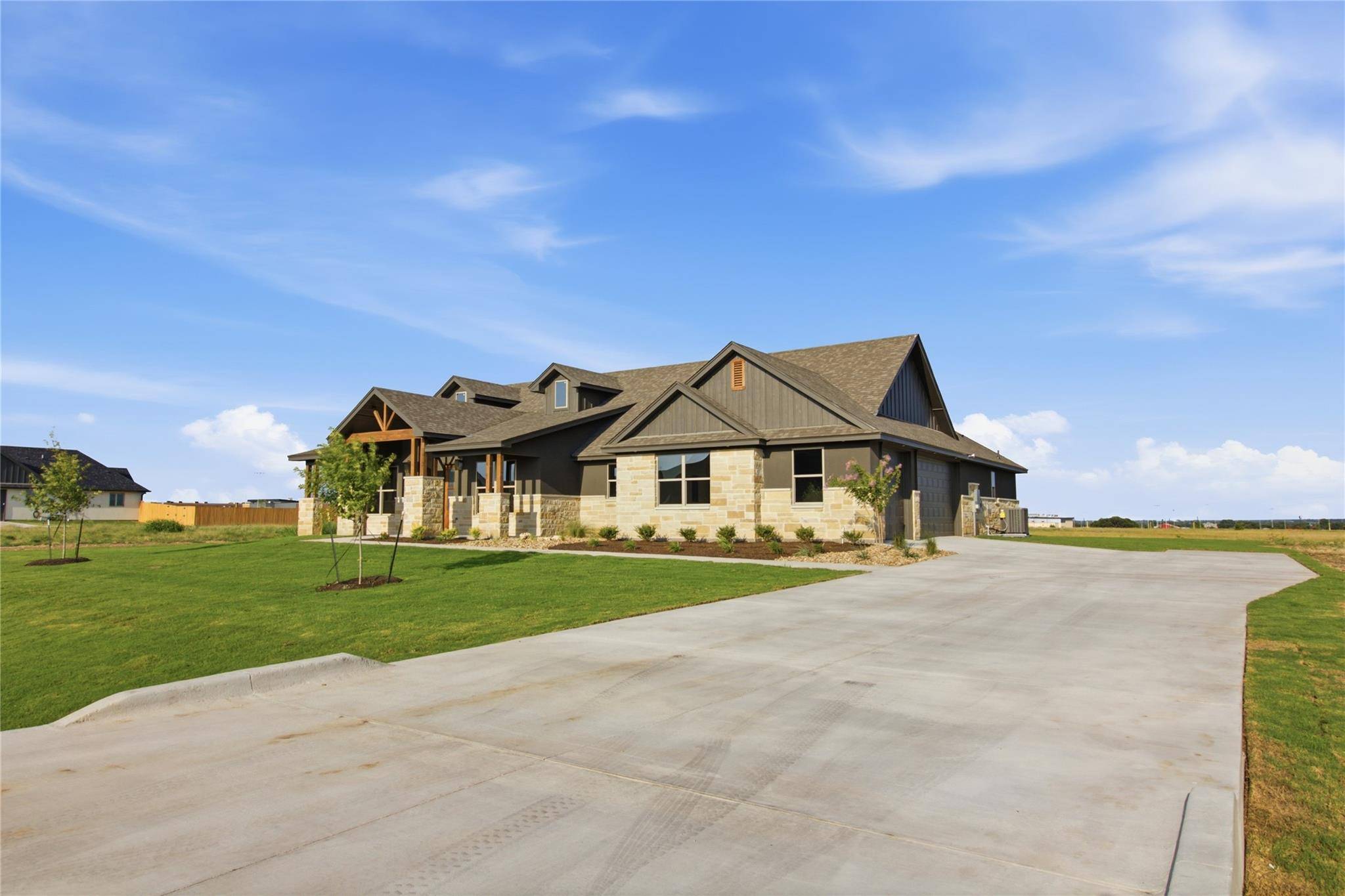 11109 Golden Eagle Ave, Salado, TX 76571