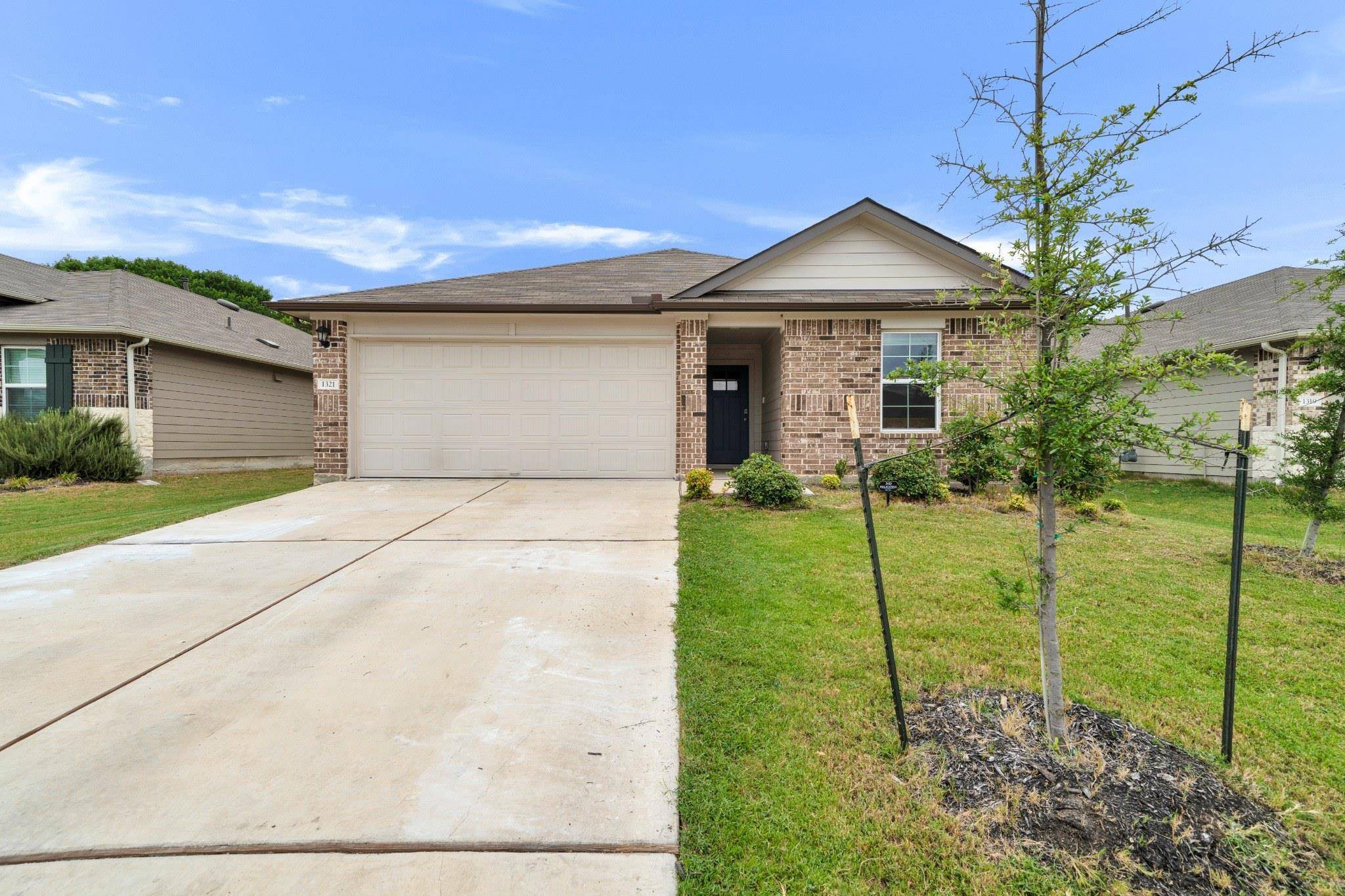 1321 Camden LN, Lockhart, TX 78644