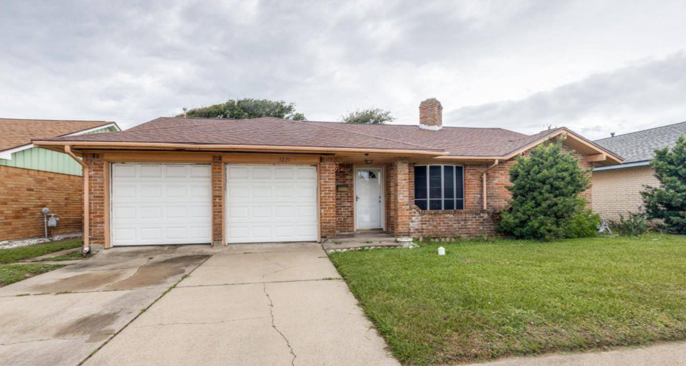 3221 Pine ST, Galveston, TX 77551