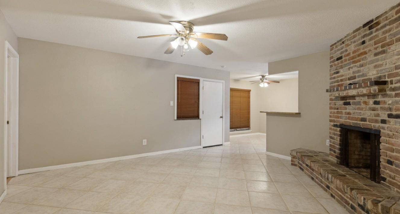 3221 Pine ST, Galveston, TX 77551