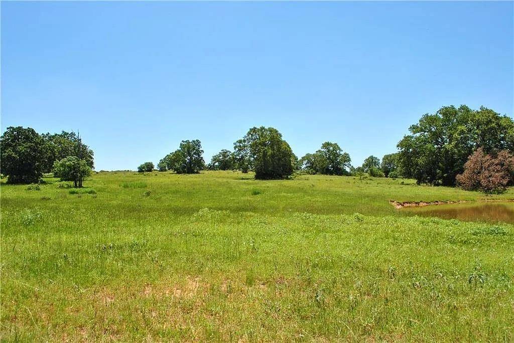 21741 E Interstate 10, Luling, TX 78648