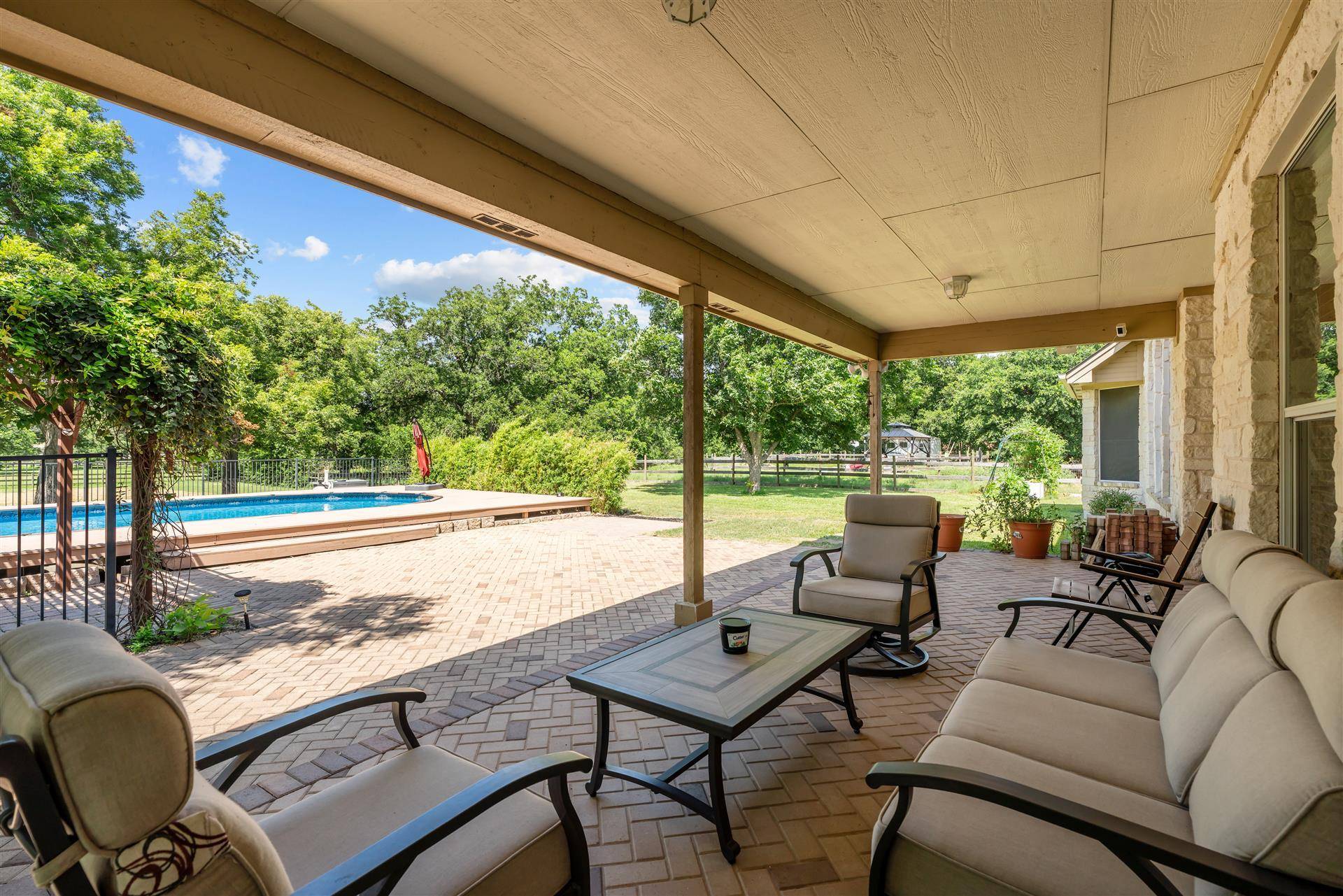 186 Brushy Creek TRL, Hutto, TX 78634