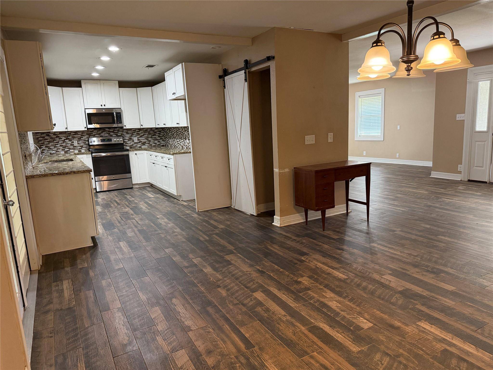 204 N Rockdale ST, Lexington, TX 78947