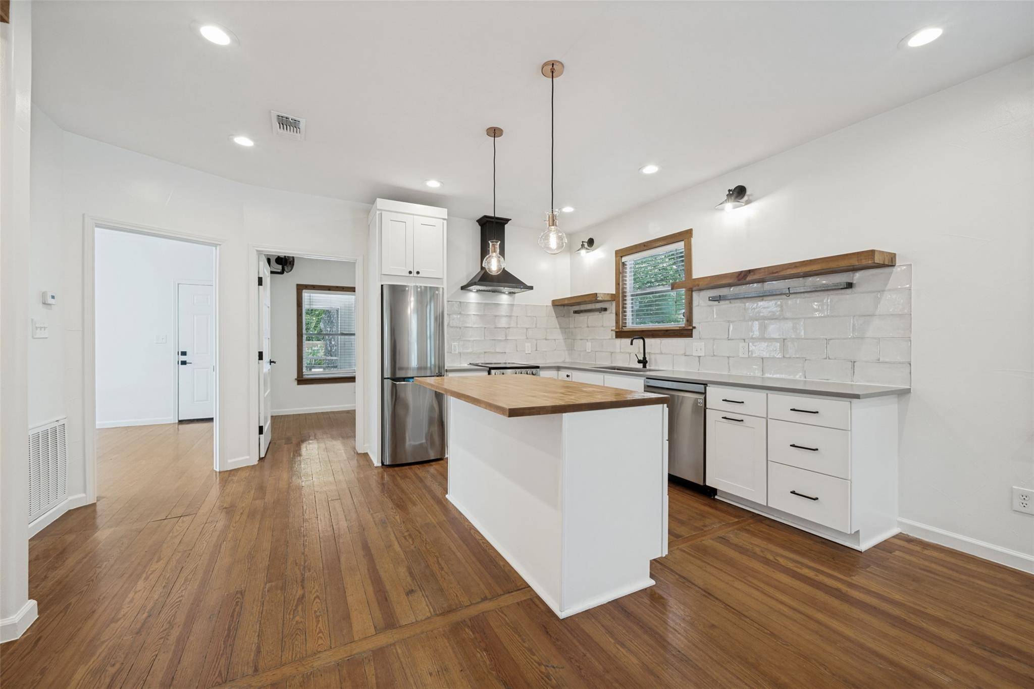 2513 E Cesar Chavez ST, Austin, TX 78702