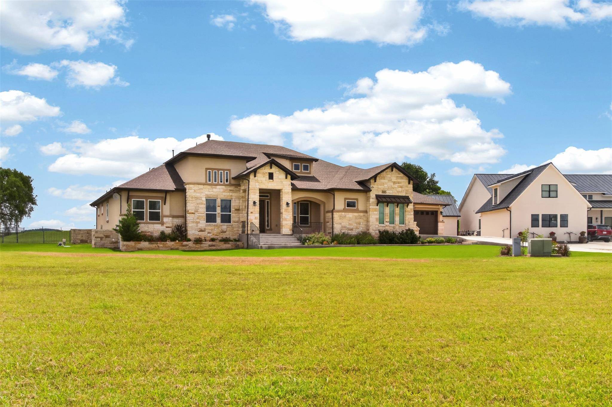 104 Far Meadow DR, Kingsland, TX 78639