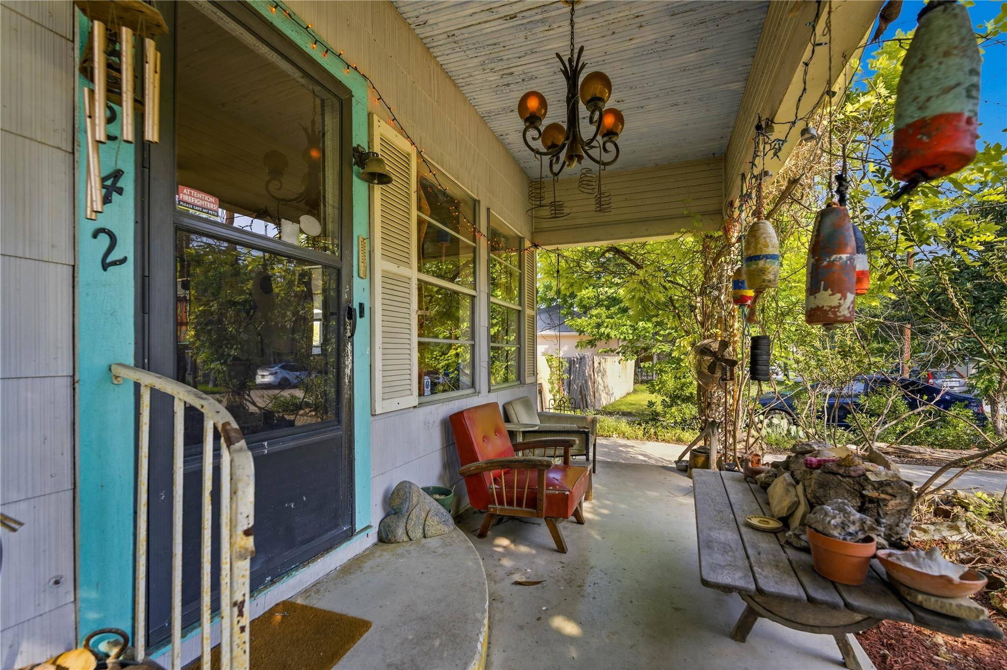 242 S Sycamore Ave, New Braunfels, TX 78130
