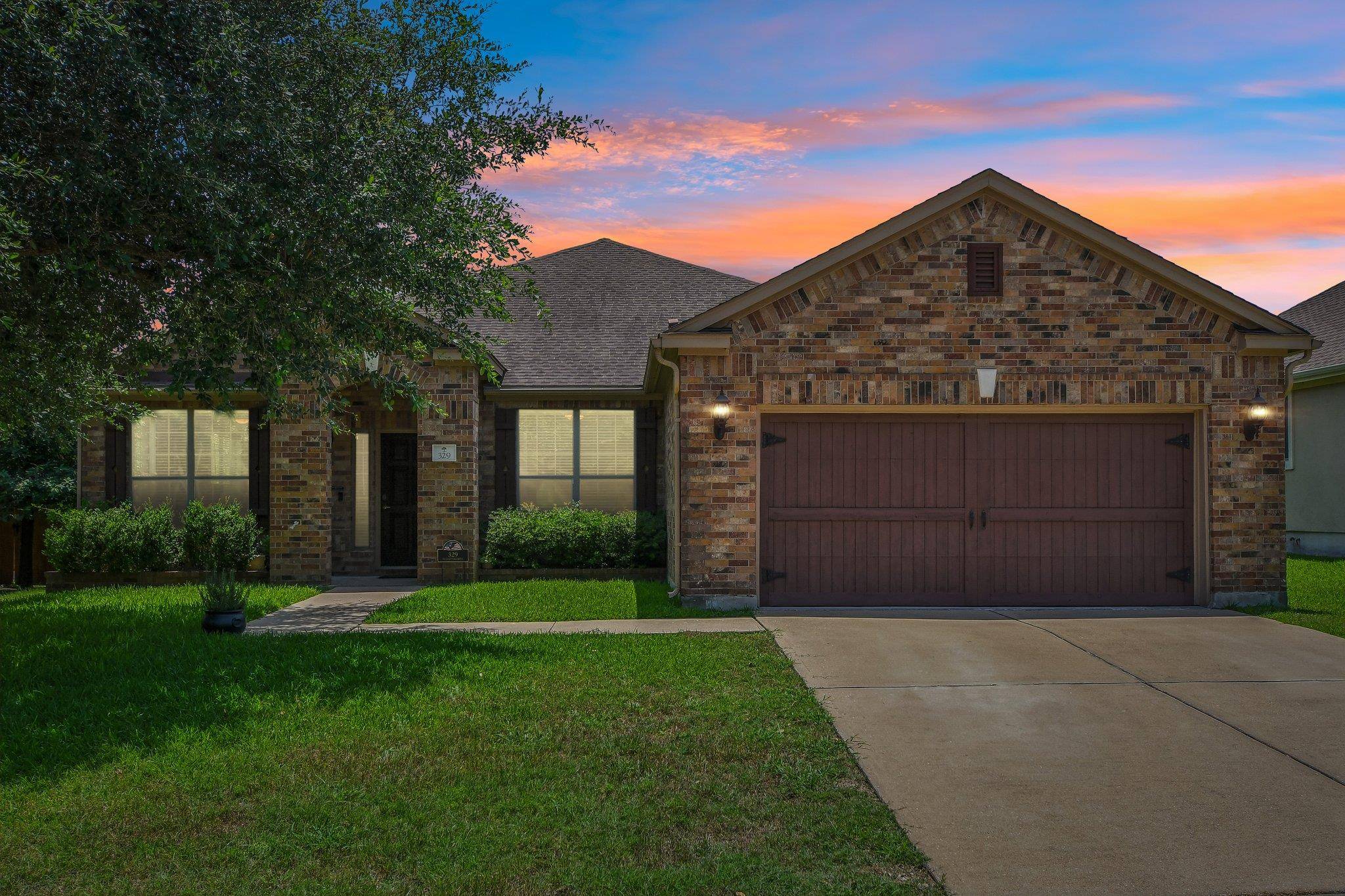 329 Island Oak DR, Austin, TX 78748