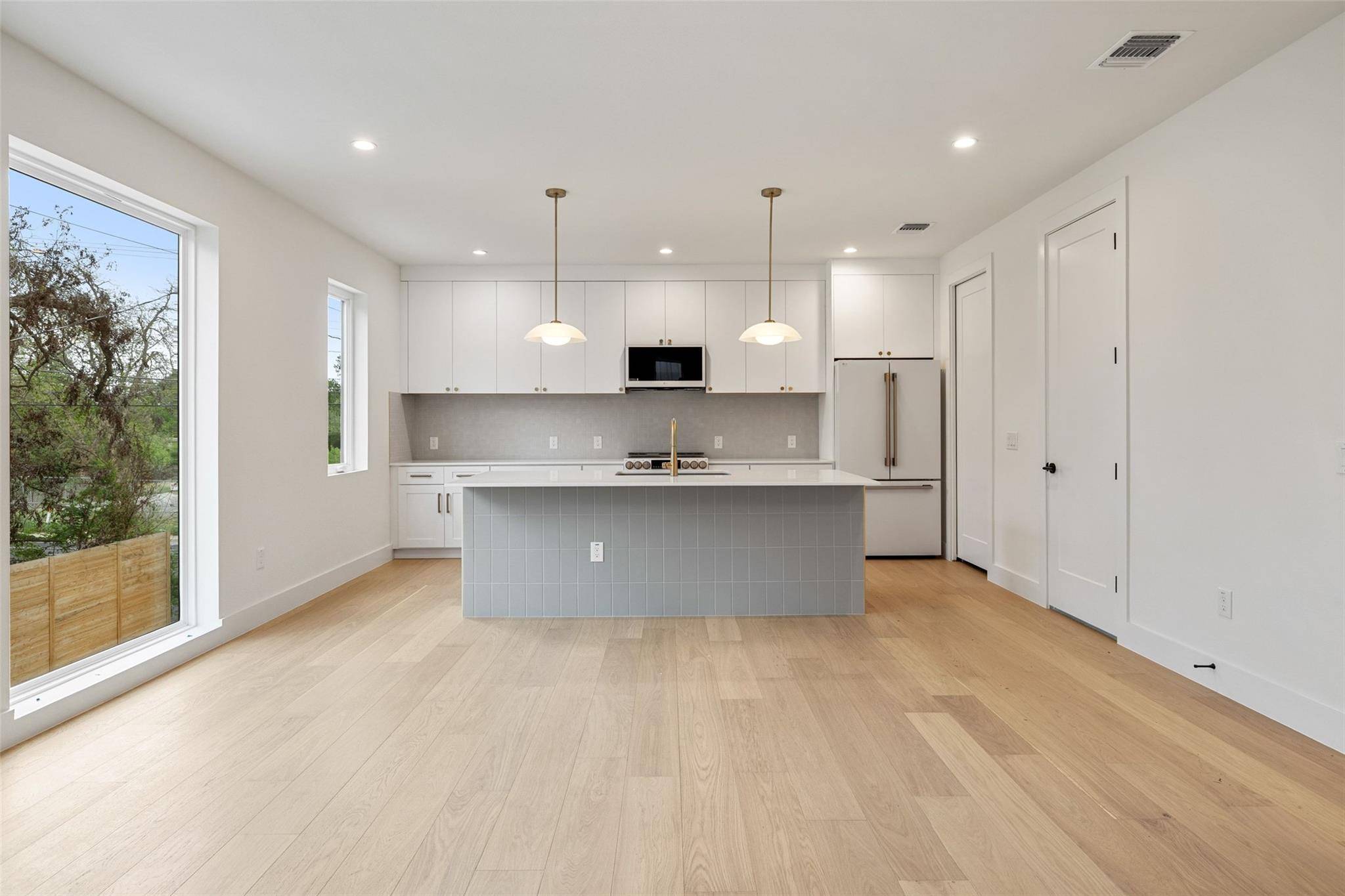 732 Springdale RD #A, Austin, TX 78702