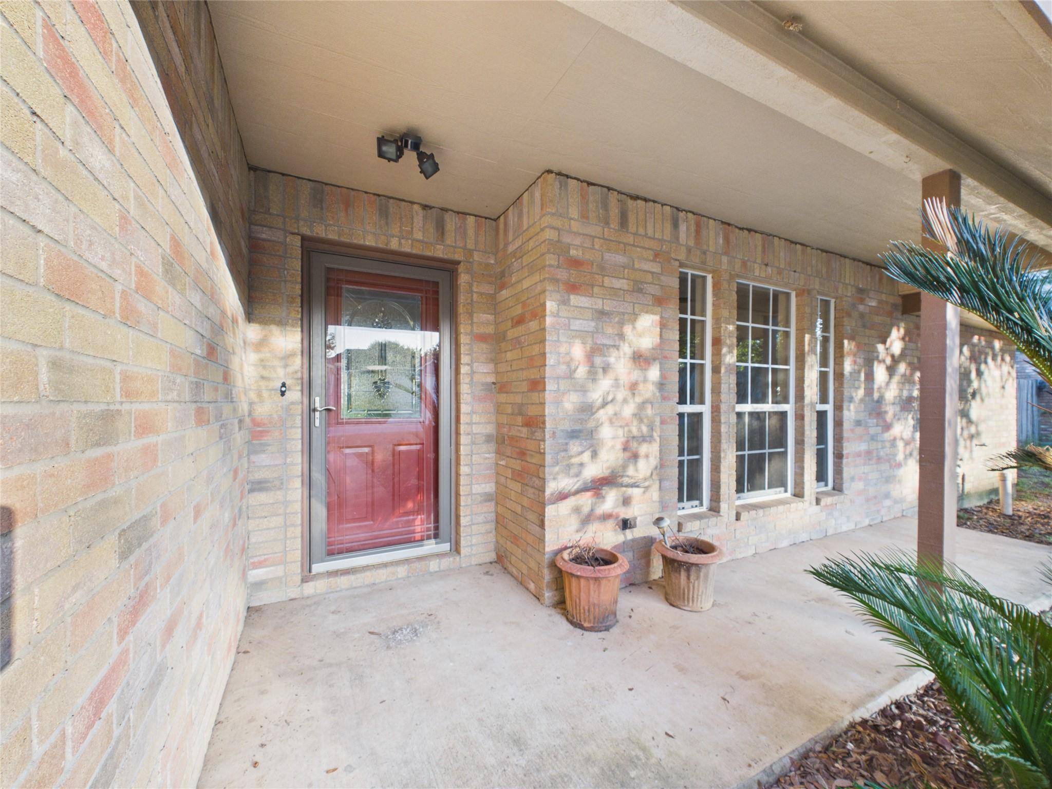 1125 Iris Crescent DR, Floresville, TX 78114
