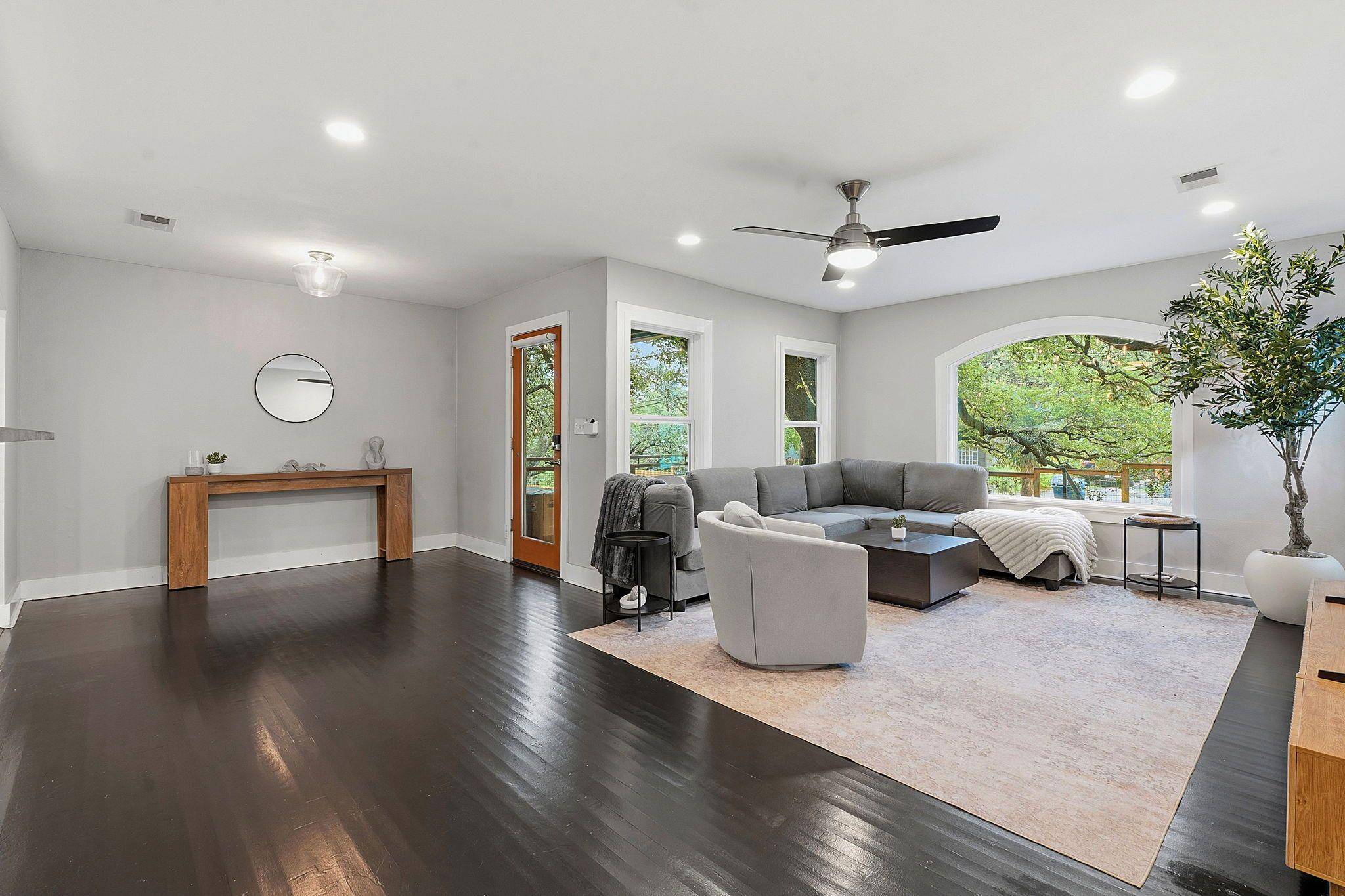 1506 Chelsea LN, Austin, TX 78704