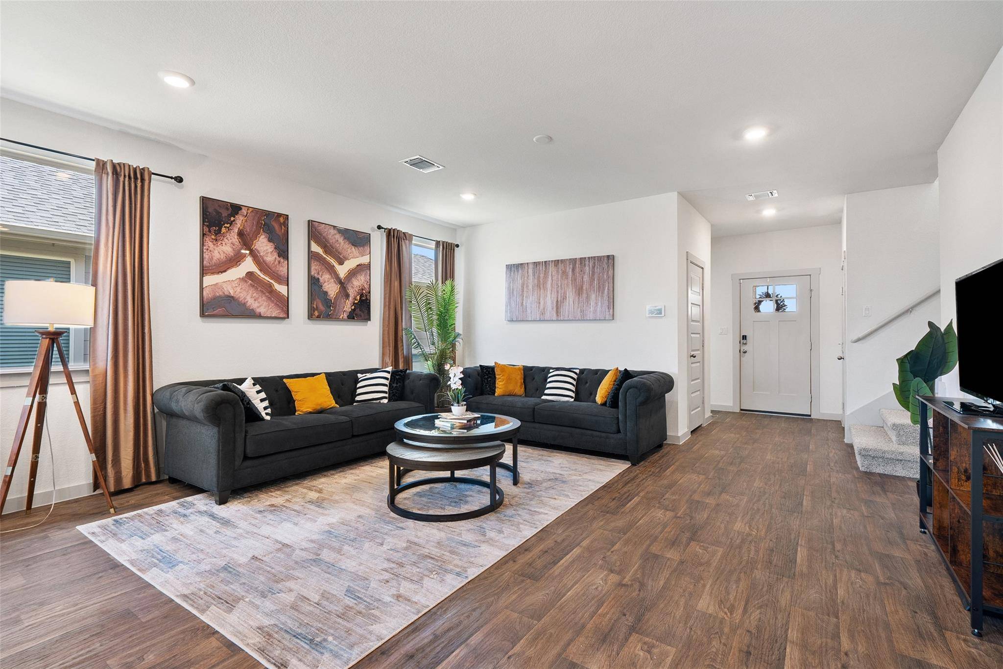202 Barton Creek LN, Hutto, TX 78634