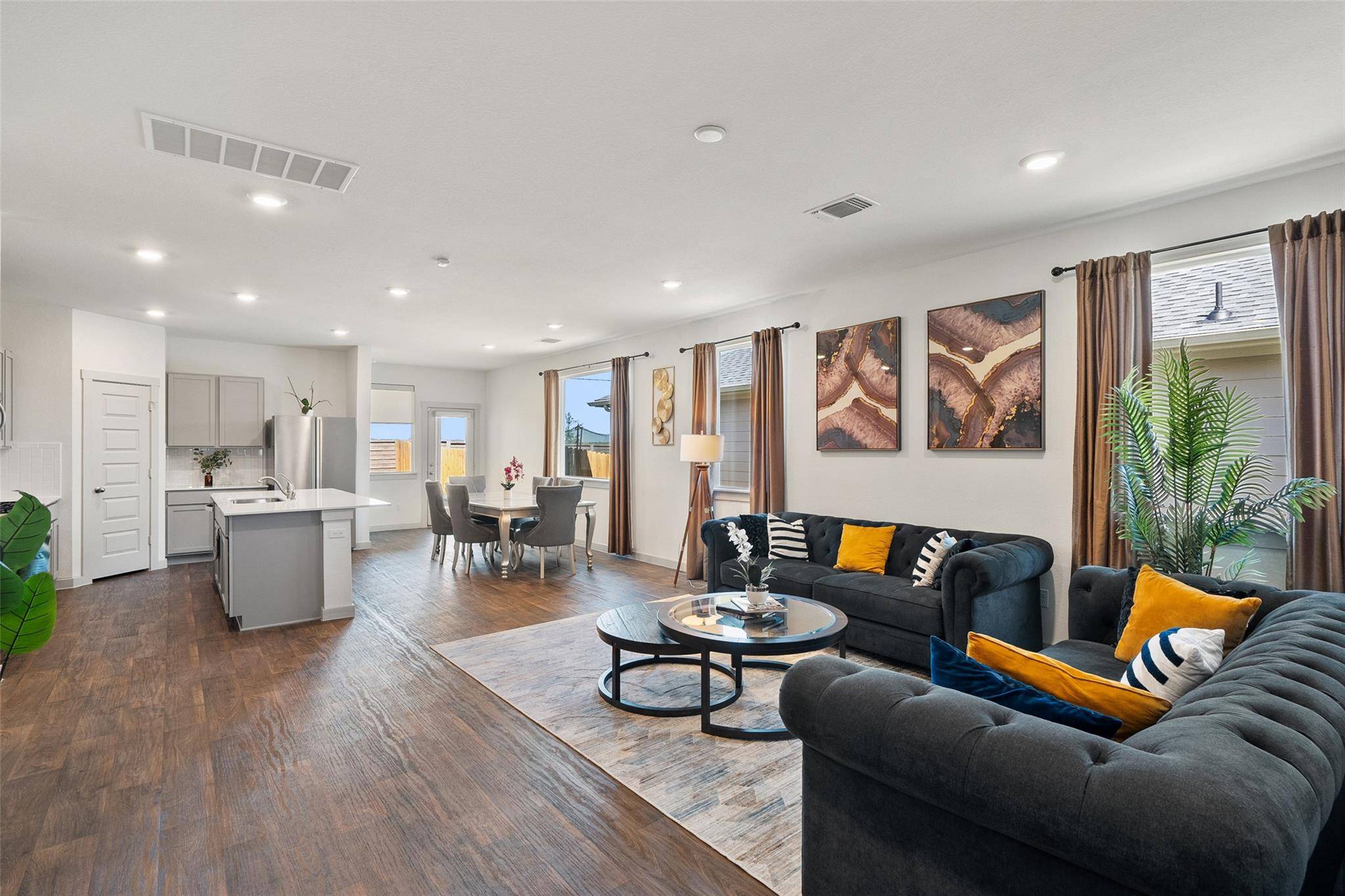 202 Barton Creek LN, Hutto, TX 78634