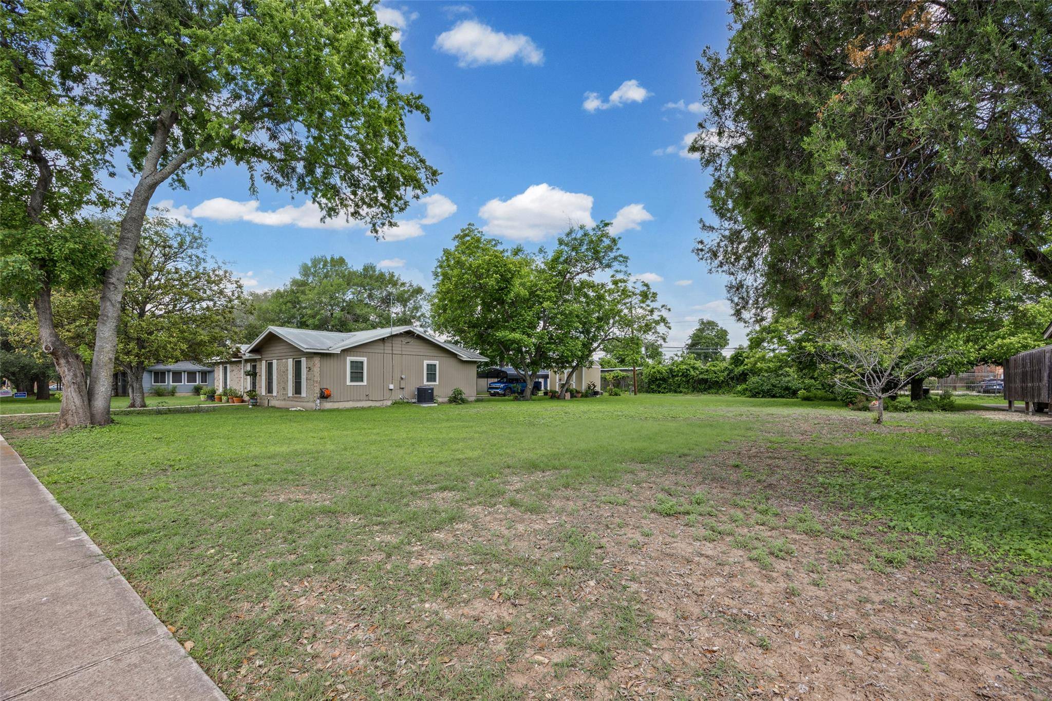 1209 Barbara DR, San Marcos, TX 78666
