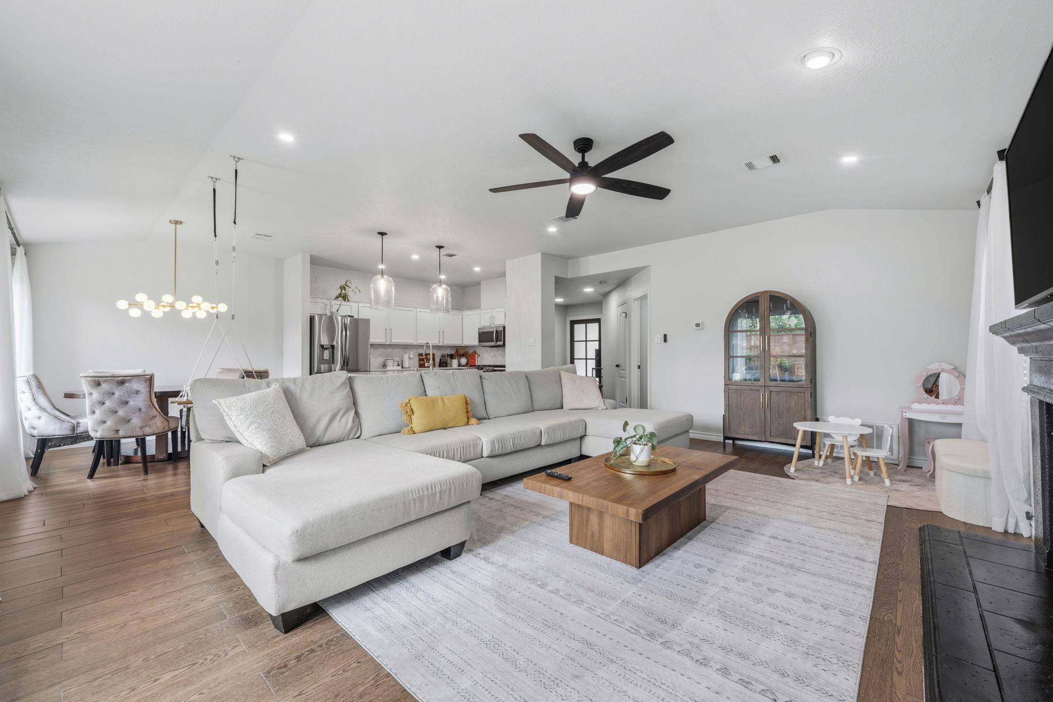 9400 Lightwood LOOP, Austin, TX 78748